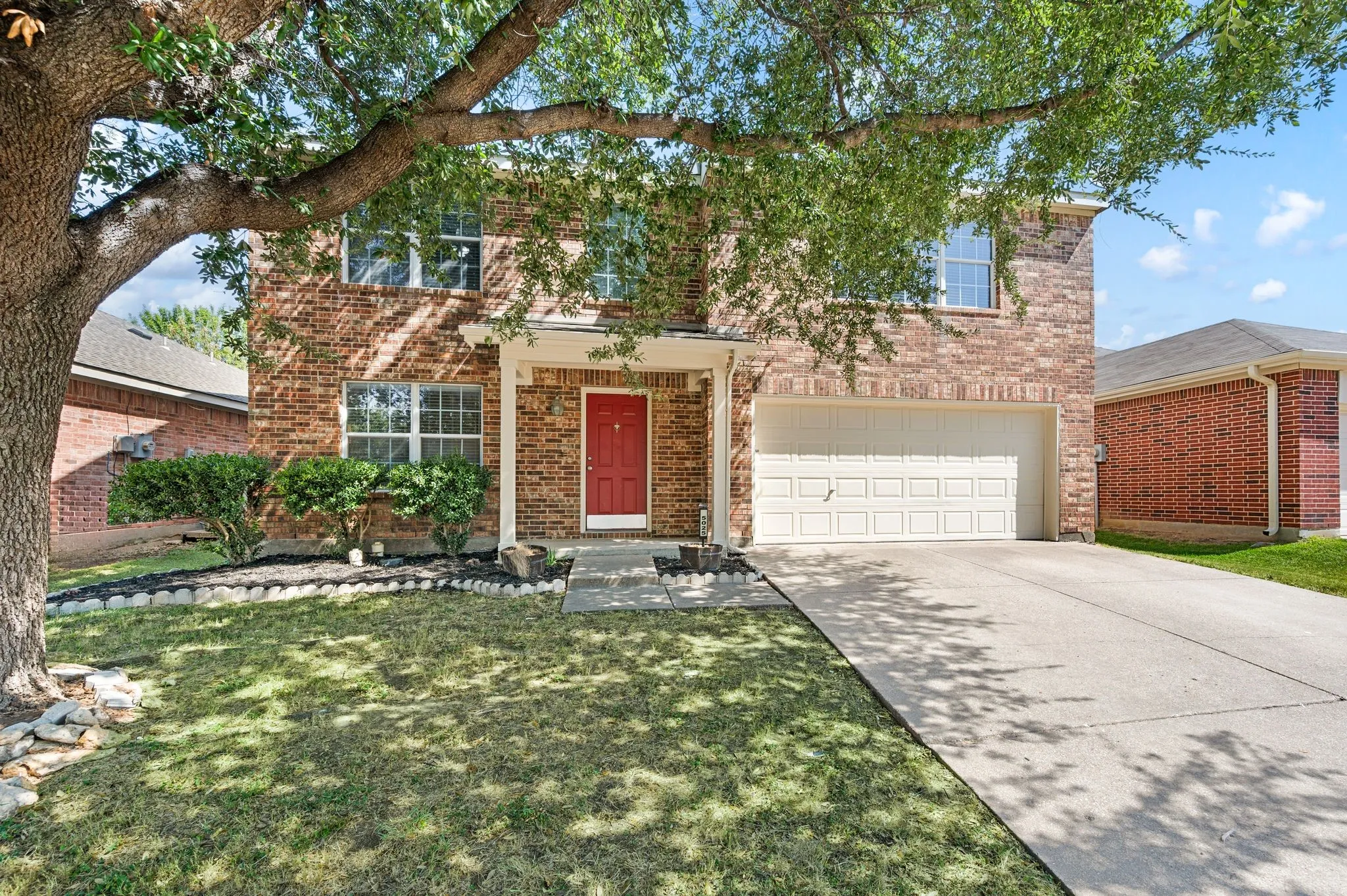 Single Family Residence For Sale in Tarrant County , 5025 Senator Drive, Fort Worth, Texas 76244, 4 Bedroom, 3 Bathroom, 2 Garage spaces, 3,454 Sqft, built in 2002, mls#21362330, Real Estate Agent in Fort Worth, Homes For Sale in Tarrant county, Homes For Sale in Fort Worth, Realtor in Fort Worth Texas, Real Estate Brokerage Independent Realty Texas, Luminita Cordes Realtor