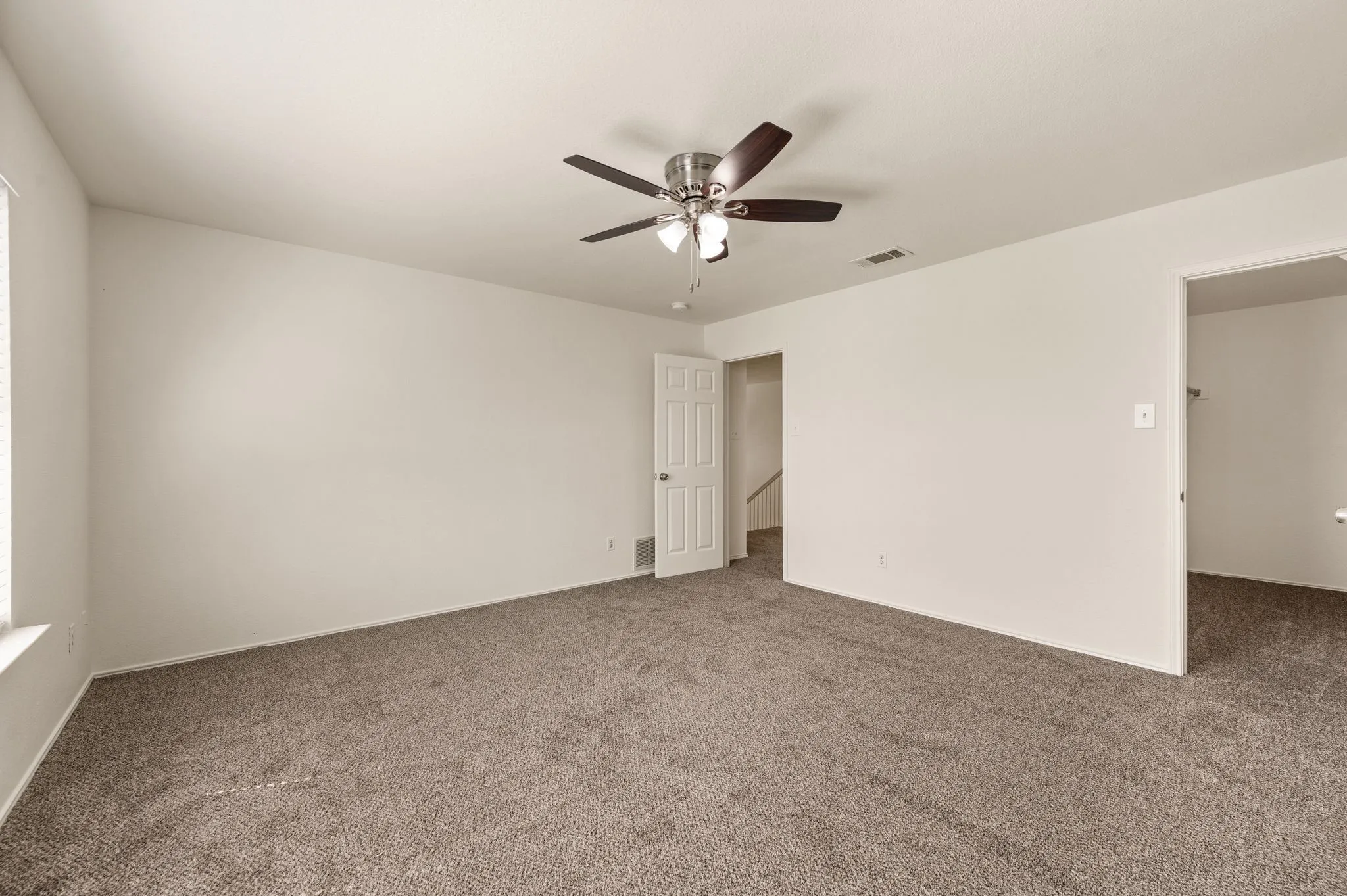 Single Family Residence For Sale in Tarrant County , 5025 Senator Drive, Fort Worth, Texas 76244, 4 Bedroom, 3 Bathroom, 2 Garage spaces, 3,454 Sqft, built in 2002, mls#21362330, Real Estate Agent in Fort Worth, Homes For Sale in Tarrant county, Homes For Sale in Fort Worth, Realtor in Fort Worth Texas, Real Estate Brokerage Independent Realty Texas, Luminita Cordes Realtor