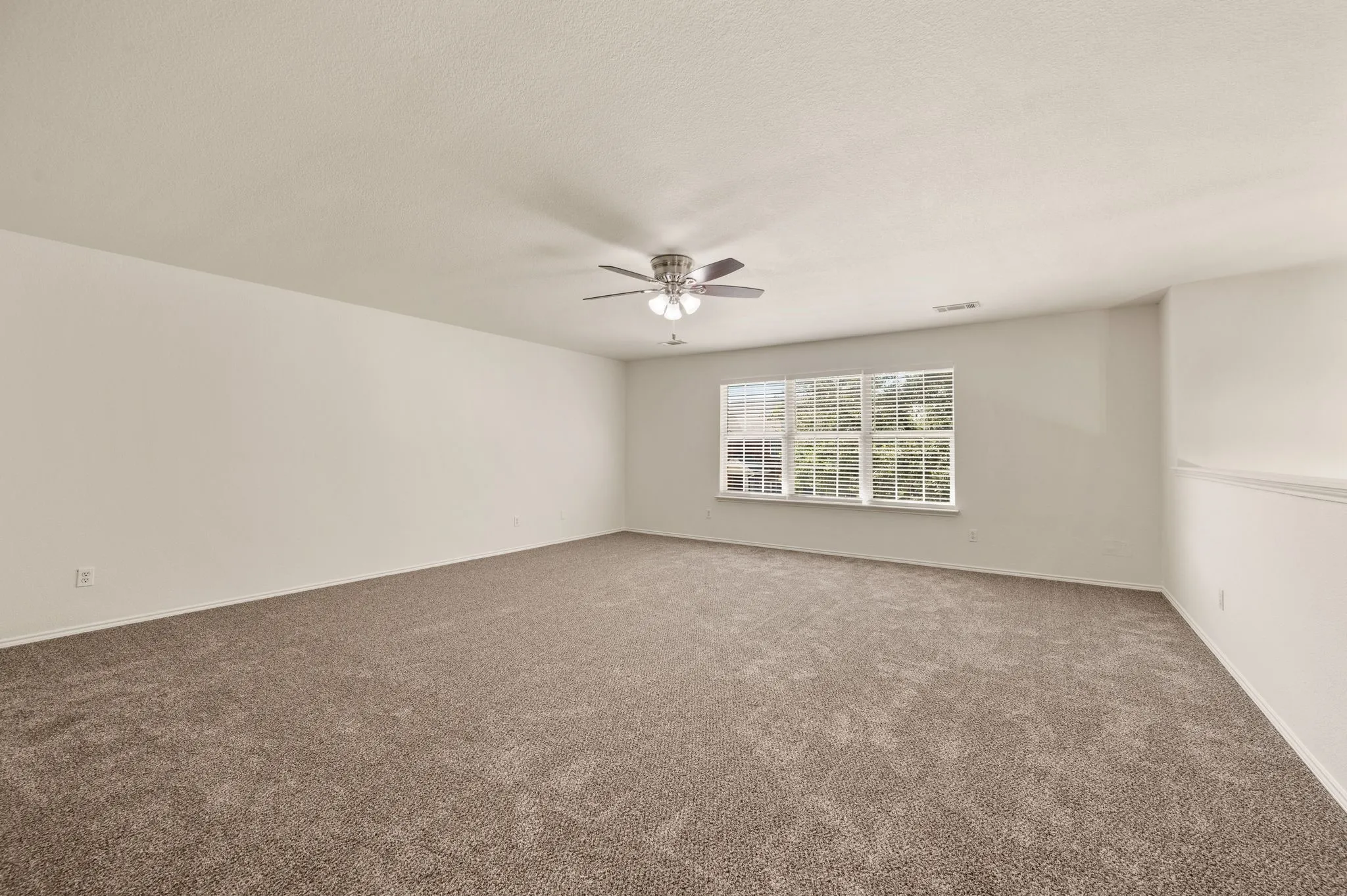 Single Family Residence For Sale in Tarrant County , 5025 Senator Drive, Fort Worth, Texas 76244, 4 Bedroom, 3 Bathroom, 2 Garage spaces, 3,454 Sqft, built in 2002, mls#21362330, Real Estate Agent in Fort Worth, Homes For Sale in Tarrant county, Homes For Sale in Fort Worth, Realtor in Fort Worth Texas, Real Estate Brokerage Independent Realty Texas, Luminita Cordes Realtor