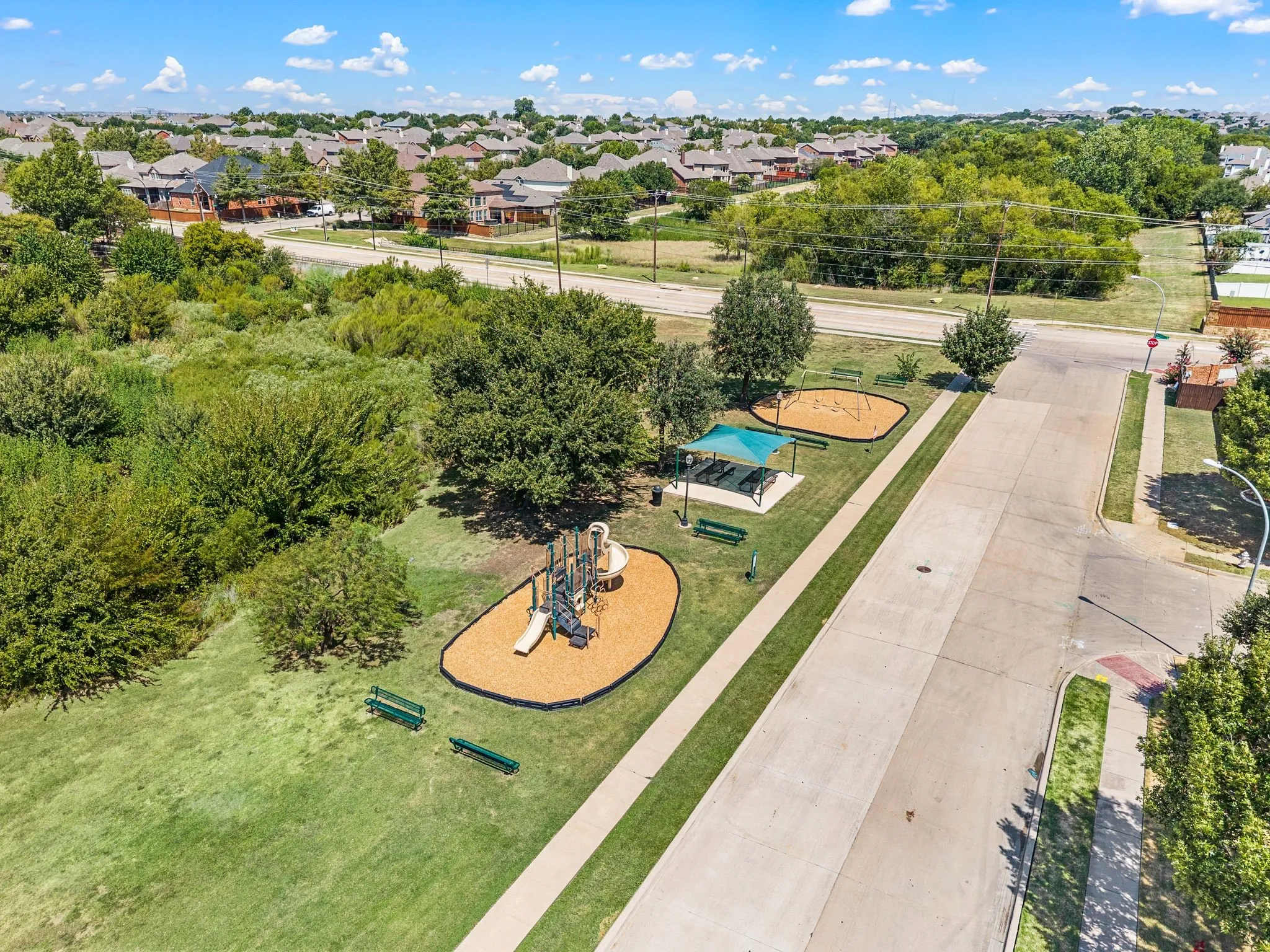 Single Family Residence For Sale in Tarrant County , 5025 Senator Drive, Fort Worth, Texas 76244, 4 Bedroom, 3 Bathroom, 2 Garage spaces, 3,454 Sqft, built in 2002, mls#21362330, Real Estate Agent in Fort Worth, Homes For Sale in Tarrant county, Homes For Sale in Fort Worth, Realtor in Fort Worth Texas, Real Estate Brokerage Independent Realty Texas, Luminita Cordes Realtor