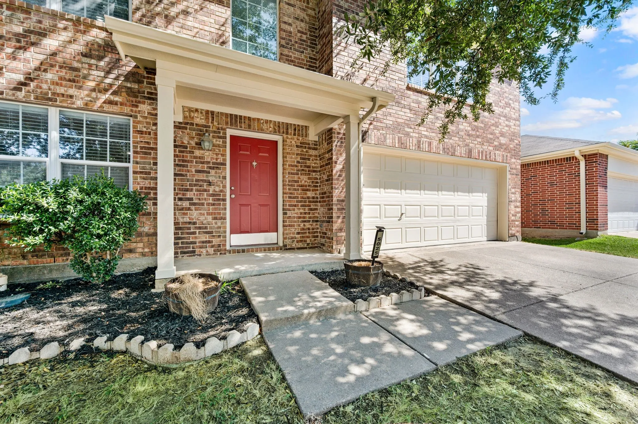 Single Family Residence For Sale in Tarrant County , 5025 Senator Drive, Fort Worth, Texas 76244, 4 Bedroom, 3 Bathroom, 2 Garage spaces, 3,454 Sqft, built in 2002, mls#21362330, Real Estate Agent in Fort Worth, Homes For Sale in Tarrant county, Homes For Sale in Fort Worth, Realtor in Fort Worth Texas, Real Estate Brokerage Independent Realty Texas, Luminita Cordes Realtor