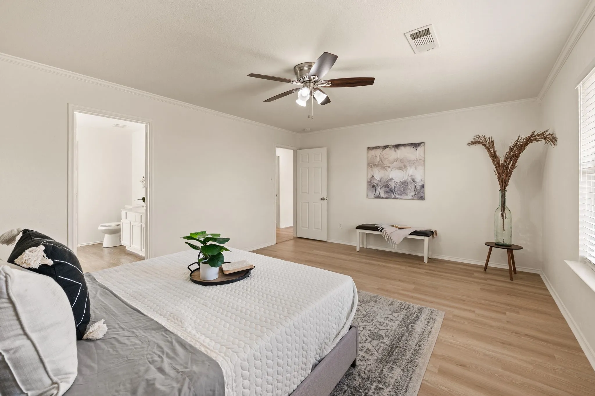 Single Family Residence For Sale in Tarrant County , 5025 Senator Drive, Fort Worth, Texas 76244, 4 Bedroom, 3 Bathroom, 2 Garage spaces, 3,454 Sqft, built in 2002, mls#21362330, Real Estate Agent in Fort Worth, Homes For Sale in Tarrant county, Homes For Sale in Fort Worth, Realtor in Fort Worth Texas, Real Estate Brokerage Independent Realty Texas, Luminita Cordes Realtor