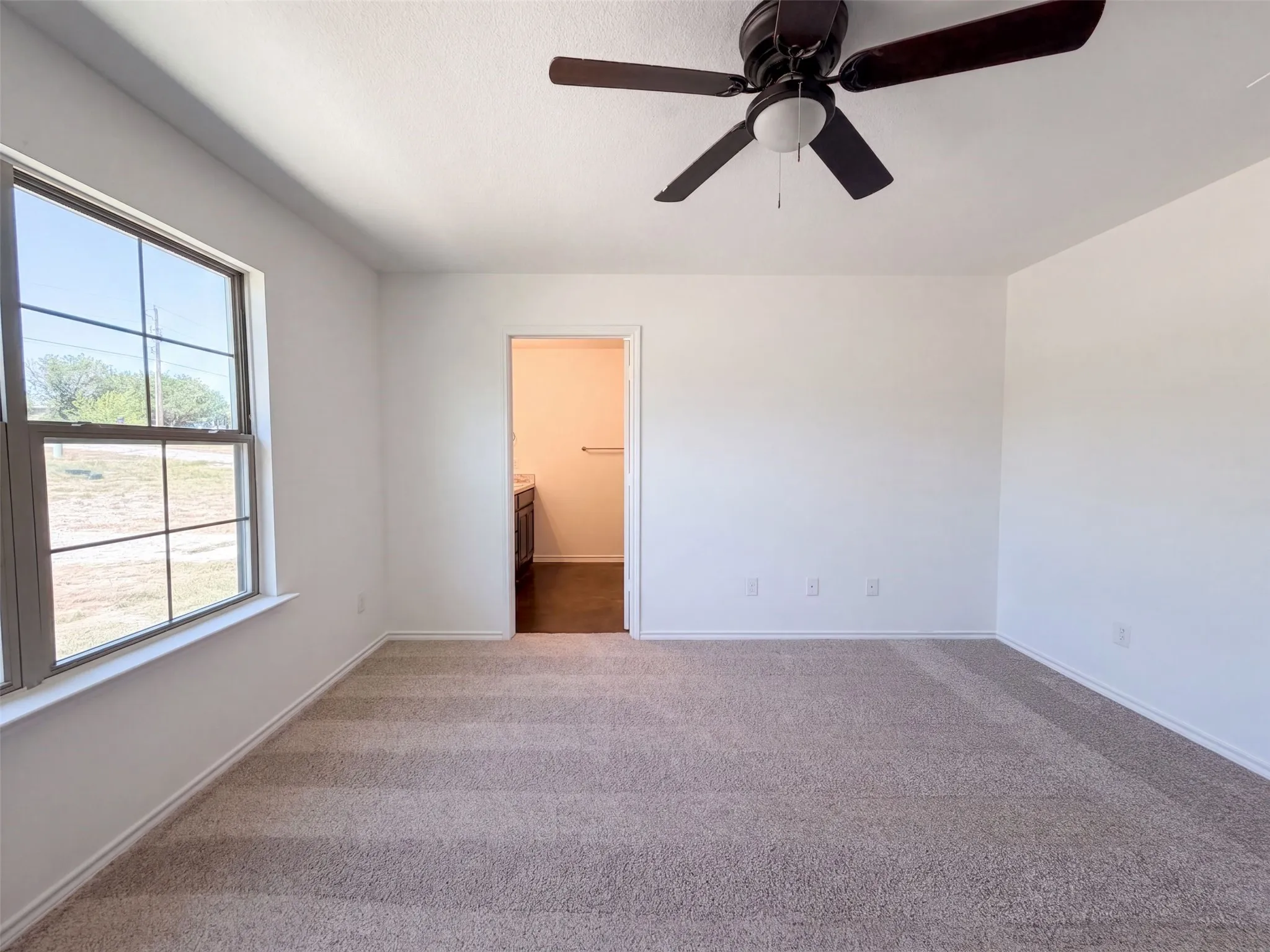 Single Family Residence For Sale in Parker County , 521 Brazos Hills Drive, Weatherford, Texas 76087, 4 Bedroom, 2 Bathroom, 1 Garage spaces, 1,568 Sqft, built in 2019, mls#21362833, Real Estate Agent in Weatherford, Homes For Sale in Parker county, Homes For Sale in Weatherford, Realtor in Weatherford Texas, Real Estate Brokerage Independent Realty Texas, Luminita Cordes Realtor