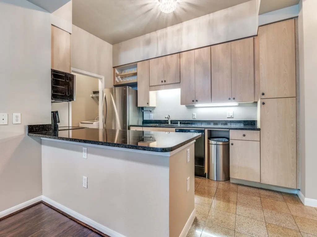Condominium For Sale in Dallas County , 3225 Turtle Creek Boulevard 42, Dallas, Texas 75219, 2 Bedroom, 2 Bathroom, 2 Garage spaces, 1,154 Sqft, built in 1998, mls#21366339, Real Estate Agent in Dallas, Homes For Sale in Dallas county, Homes For Sale in Dallas, Realtor in Dallas Texas, Real Estate Brokerage Independent Realty Texas, Luminita Cordes Realtor