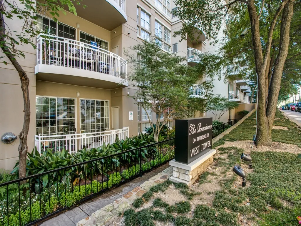 Condominium For Sale in Dallas County , 3225 Turtle Creek Boulevard 42, Dallas, Texas 75219, 2 Bedroom, 2 Bathroom, 2 Garage spaces, 1,154 Sqft, built in 1998, mls#21366339, Real Estate Agent in Dallas, Homes For Sale in Dallas county, Homes For Sale in Dallas, Realtor in Dallas Texas, Real Estate Brokerage Independent Realty Texas, Luminita Cordes Realtor