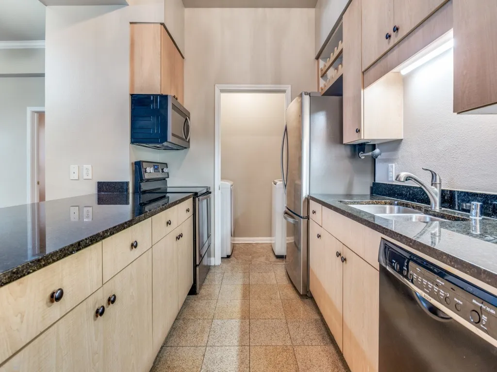 Condominium For Sale in Dallas County , 3225 Turtle Creek Boulevard 42, Dallas, Texas 75219, 2 Bedroom, 2 Bathroom, 2 Garage spaces, 1,154 Sqft, built in 1998, mls#21366339, Real Estate Agent in Dallas, Homes For Sale in Dallas county, Homes For Sale in Dallas, Realtor in Dallas Texas, Real Estate Brokerage Independent Realty Texas, Luminita Cordes Realtor