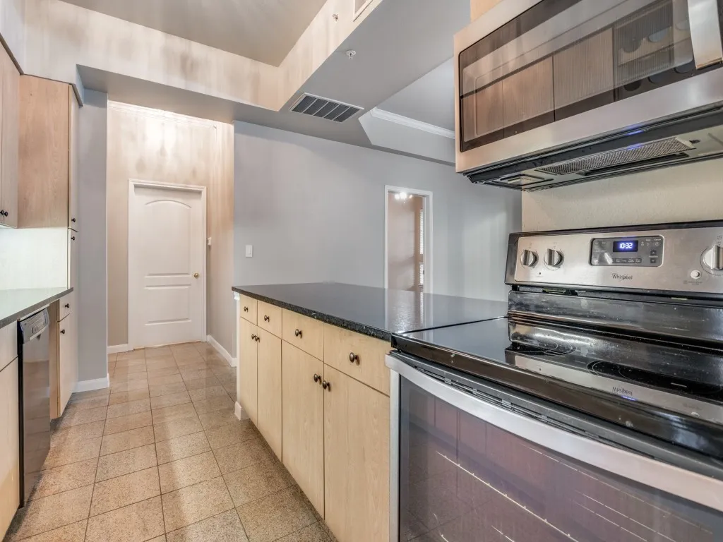 Condominium For Sale in Dallas County , 3225 Turtle Creek Boulevard 42, Dallas, Texas 75219, 2 Bedroom, 2 Bathroom, 2 Garage spaces, 1,154 Sqft, built in 1998, mls#21366339, Real Estate Agent in Dallas, Homes For Sale in Dallas county, Homes For Sale in Dallas, Realtor in Dallas Texas, Real Estate Brokerage Independent Realty Texas, Luminita Cordes Realtor