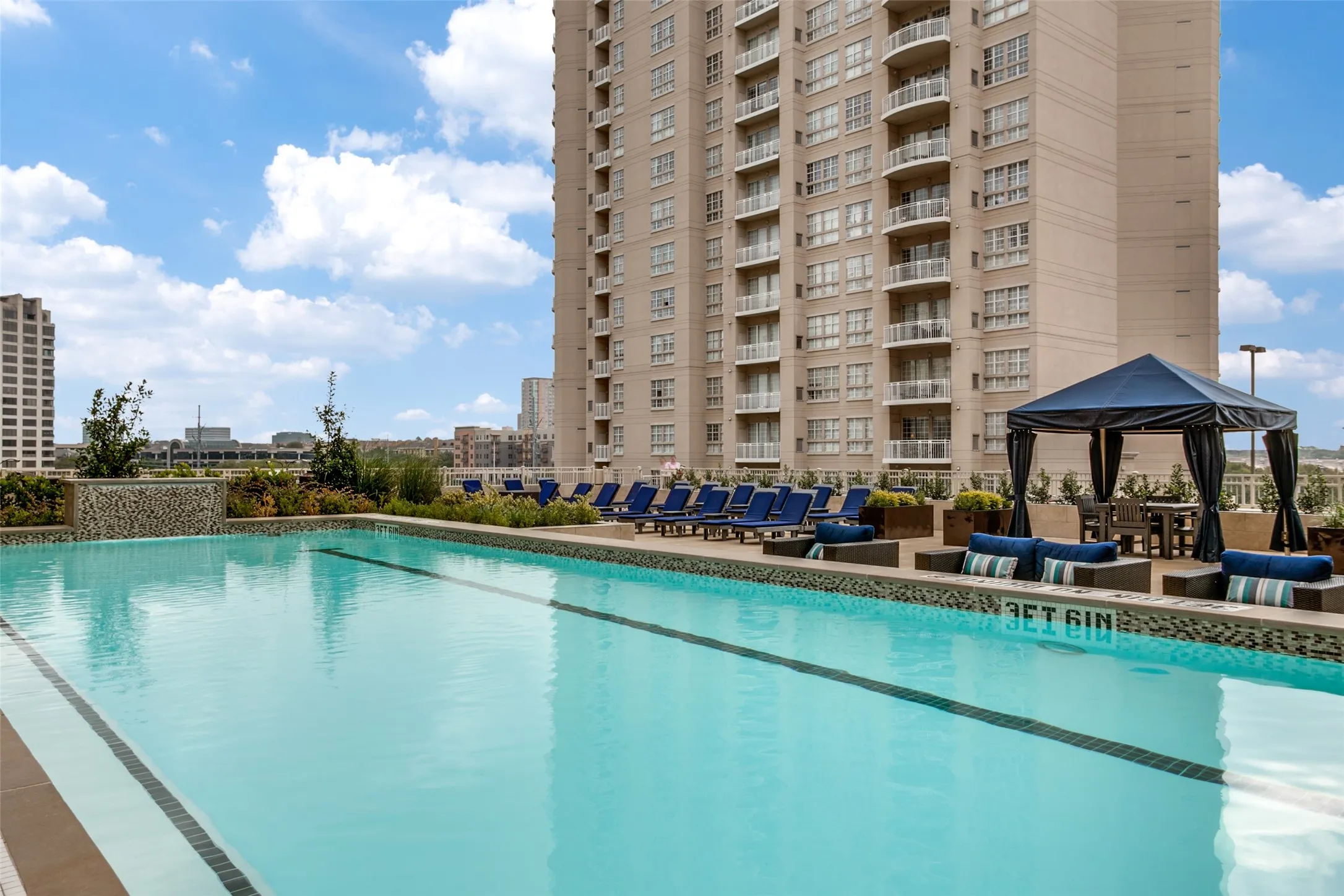 Condominium For Sale in Dallas County , 3225 Turtle Creek Boulevard 42, Dallas, Texas 75219, 2 Bedroom, 2 Bathroom, 2 Garage spaces, 1,154 Sqft, built in 1998, mls#21366339, Real Estate Agent in Dallas, Homes For Sale in Dallas county, Homes For Sale in Dallas, Realtor in Dallas Texas, Real Estate Brokerage Independent Realty Texas, Luminita Cordes Realtor