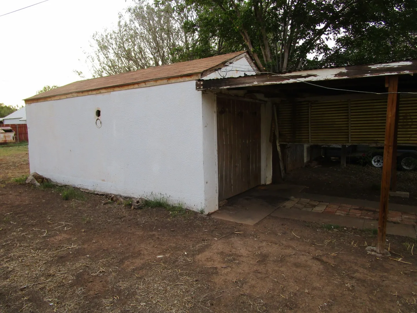 Single Family Residence For Sale in Hall County , 717 S 5th Street, Memphis, Texas 79245, 2 Bedroom, 1 Bathroom, 1 Garage spaces, 784 Sqft, built in 1960, mls#21366391, Real Estate Agent in Memphis, Homes For Sale in Hall county, Homes For Sale in Memphis, Realtor in Memphis Texas, Real Estate Brokerage Independent Realty Texas, Luminita Cordes Realtor