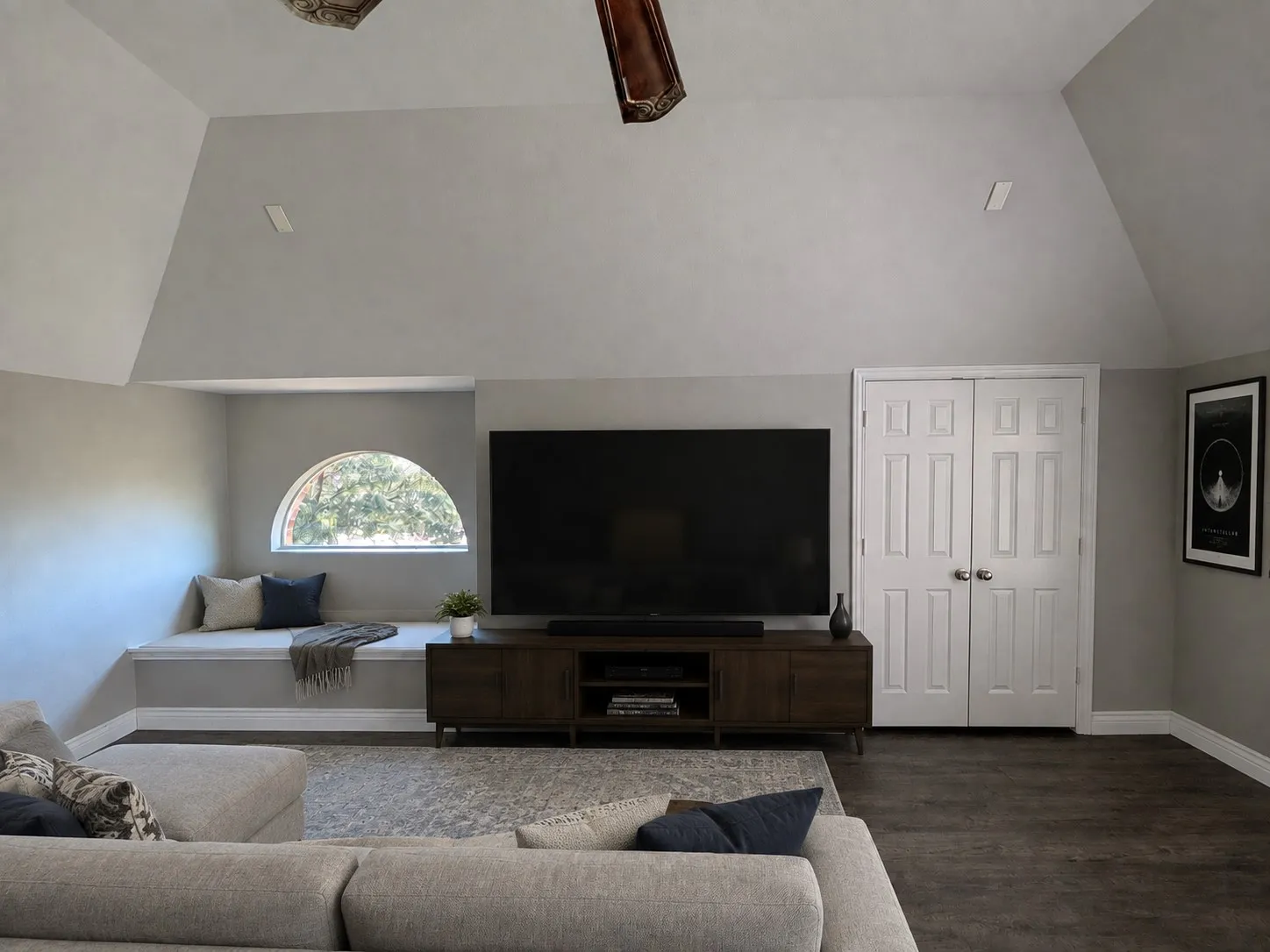 Loft (AI Staged)