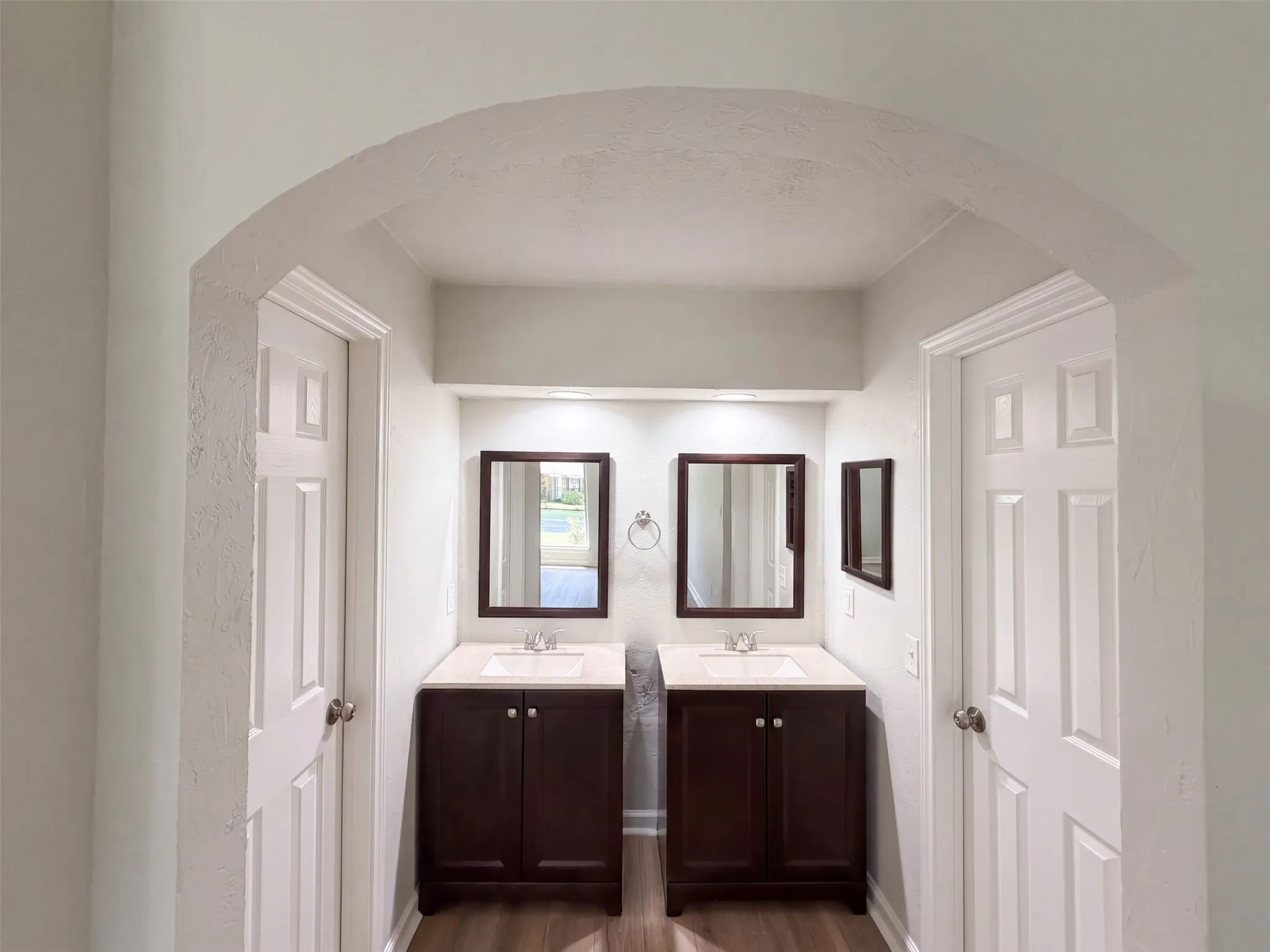 Single Family Residence For Sale in Tarrant County , 220 Grand Meadow Drive, Fort Worth, Texas 76108, 4 Bedroom, 2 Bathroom, 2 Garage spaces, 1,856 Sqft, built in 1981, mls#21365190, Real Estate Agent in Fort Worth, Homes For Sale in Tarrant county, Homes For Sale in Fort Worth, Realtor in Fort Worth Texas, Real Estate Brokerage Independent Realty Texas, Luminita Cordes Realtor