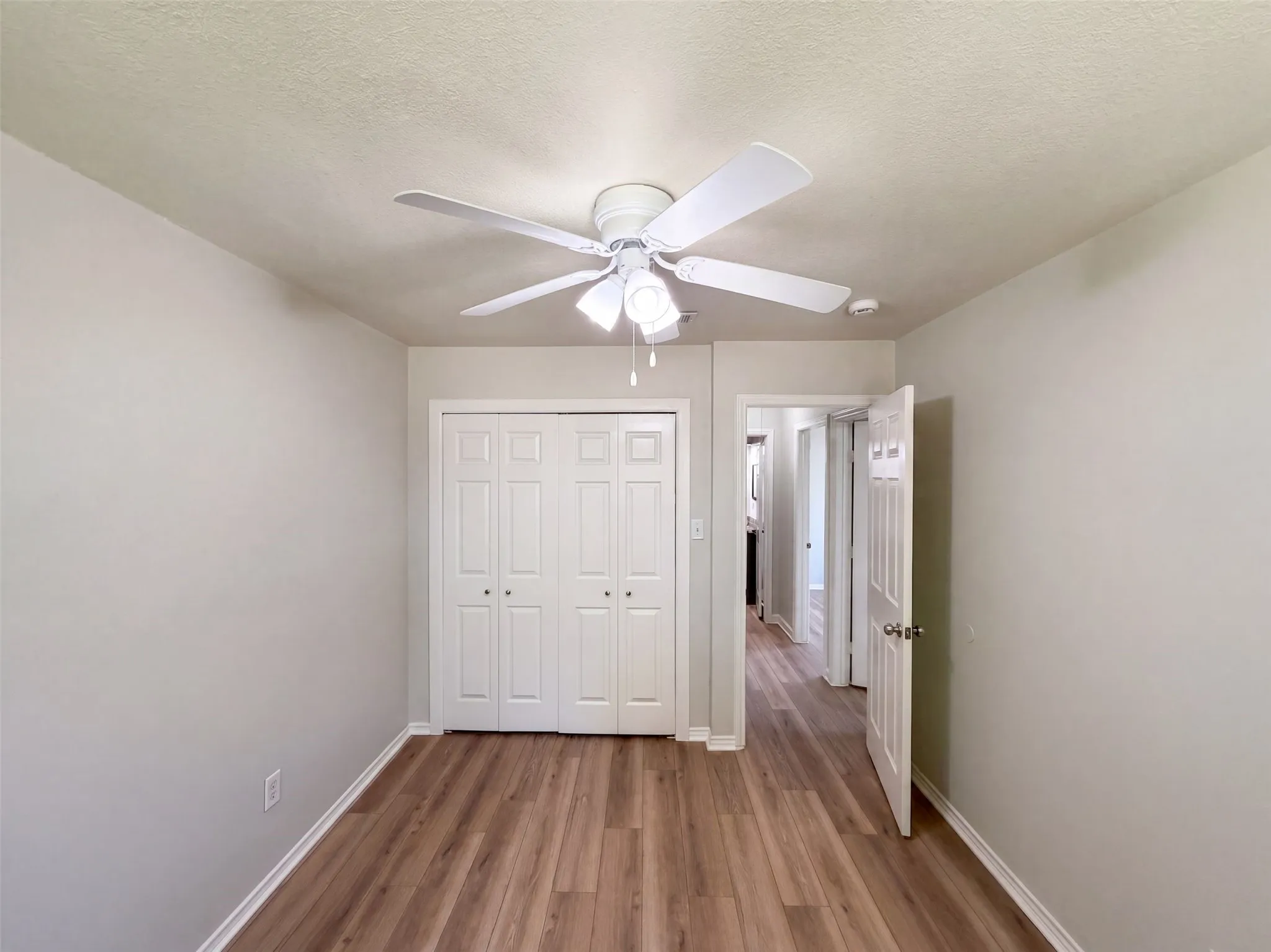 Single Family Residence For Sale in Tarrant County , 220 Grand Meadow Drive, Fort Worth, Texas 76108, 4 Bedroom, 2 Bathroom, 2 Garage spaces, 1,856 Sqft, built in 1981, mls#21365190, Real Estate Agent in Fort Worth, Homes For Sale in Tarrant county, Homes For Sale in Fort Worth, Realtor in Fort Worth Texas, Real Estate Brokerage Independent Realty Texas, Luminita Cordes Realtor