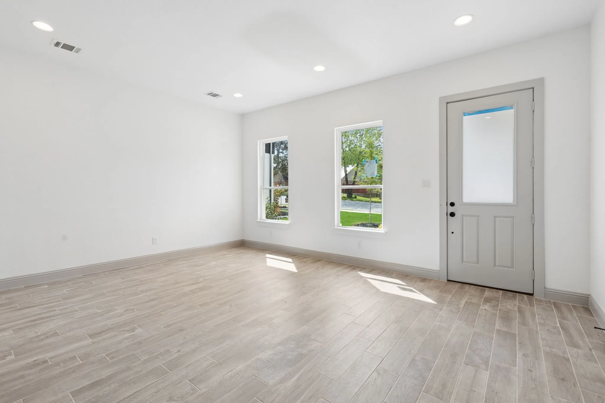 Single Family Residence For Rent in Tarrant County , 7644 Trailridge Drive, Fort Worth, Texas 76179, 4 Bedroom, 4 Bathroom, 2 Garage spaces, 2,656 Sqft, built in 2025, mls#21363126, Real Estate Agent in Fort Worth, Homes For Rent in Tarrant county, Homes For Rent in Fort Worth, Realtor in Fort Worth Texas, Real Estate Brokerage Independent Realty Texas, Luminita Cordes Realtor