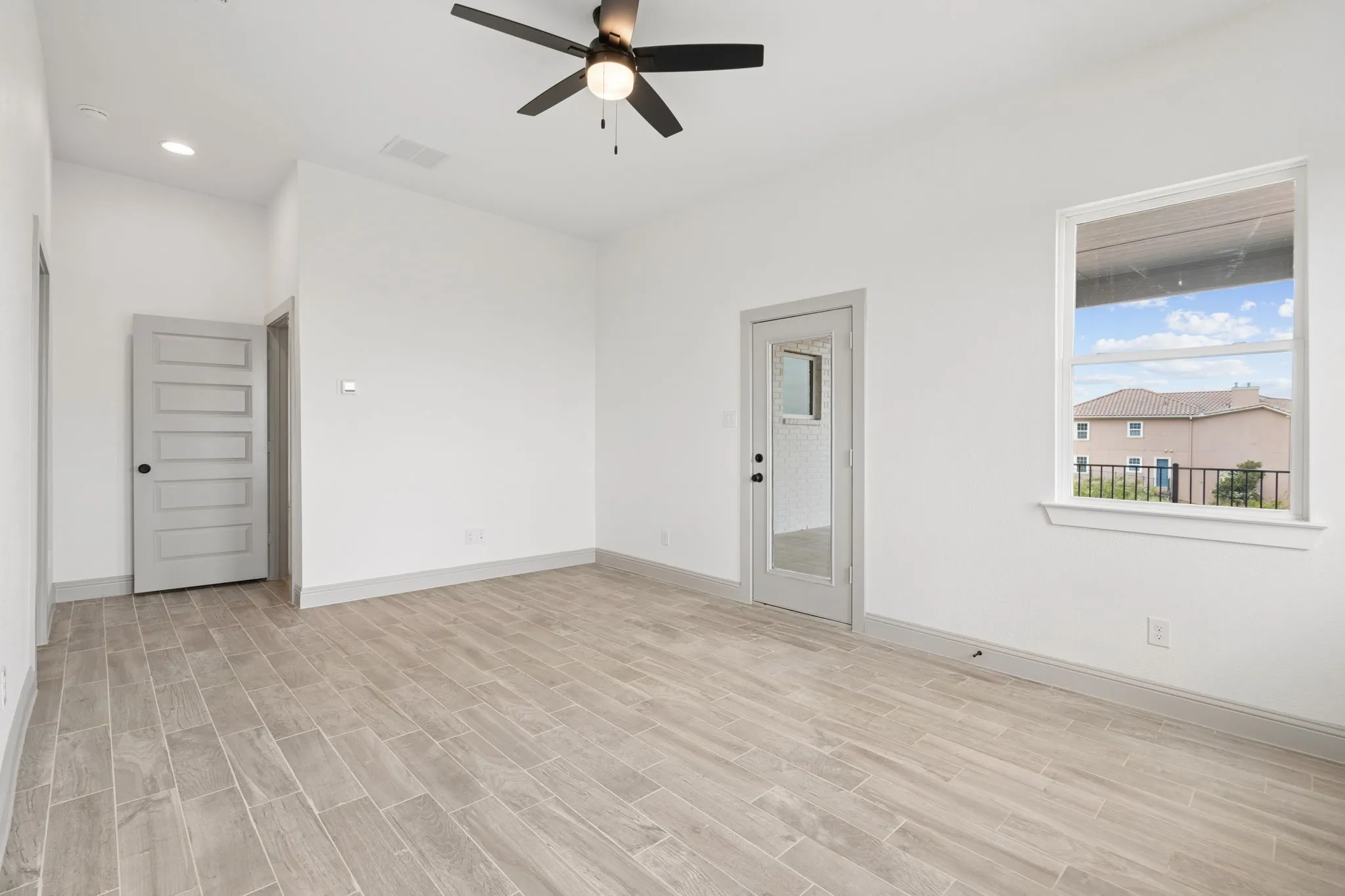 Single Family Residence For Rent in Tarrant County , 7644 Trailridge Drive, Fort Worth, Texas 76179, 4 Bedroom, 4 Bathroom, 2 Garage spaces, 2,656 Sqft, built in 2025, mls#21363126, Real Estate Agent in Fort Worth, Homes For Rent in Tarrant county, Homes For Rent in Fort Worth, Realtor in Fort Worth Texas, Real Estate Brokerage Independent Realty Texas, Luminita Cordes Realtor