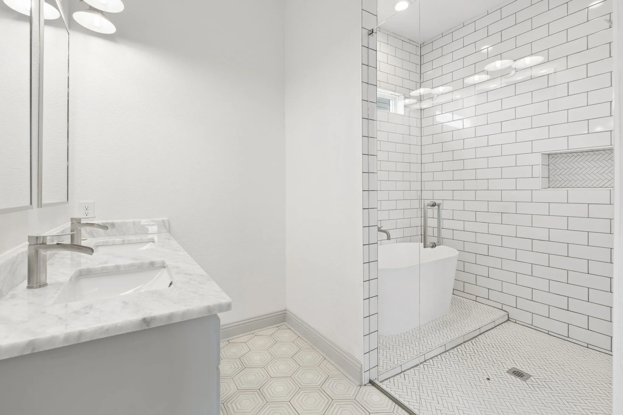 Single Family Residence For Rent in Tarrant County , 7644 Trailridge Drive, Fort Worth, Texas 76179, 4 Bedroom, 4 Bathroom, 2 Garage spaces, 2,656 Sqft, built in 2025, mls#21363126, Real Estate Agent in Fort Worth, Homes For Rent in Tarrant county, Homes For Rent in Fort Worth, Realtor in Fort Worth Texas, Real Estate Brokerage Independent Realty Texas, Luminita Cordes Realtor