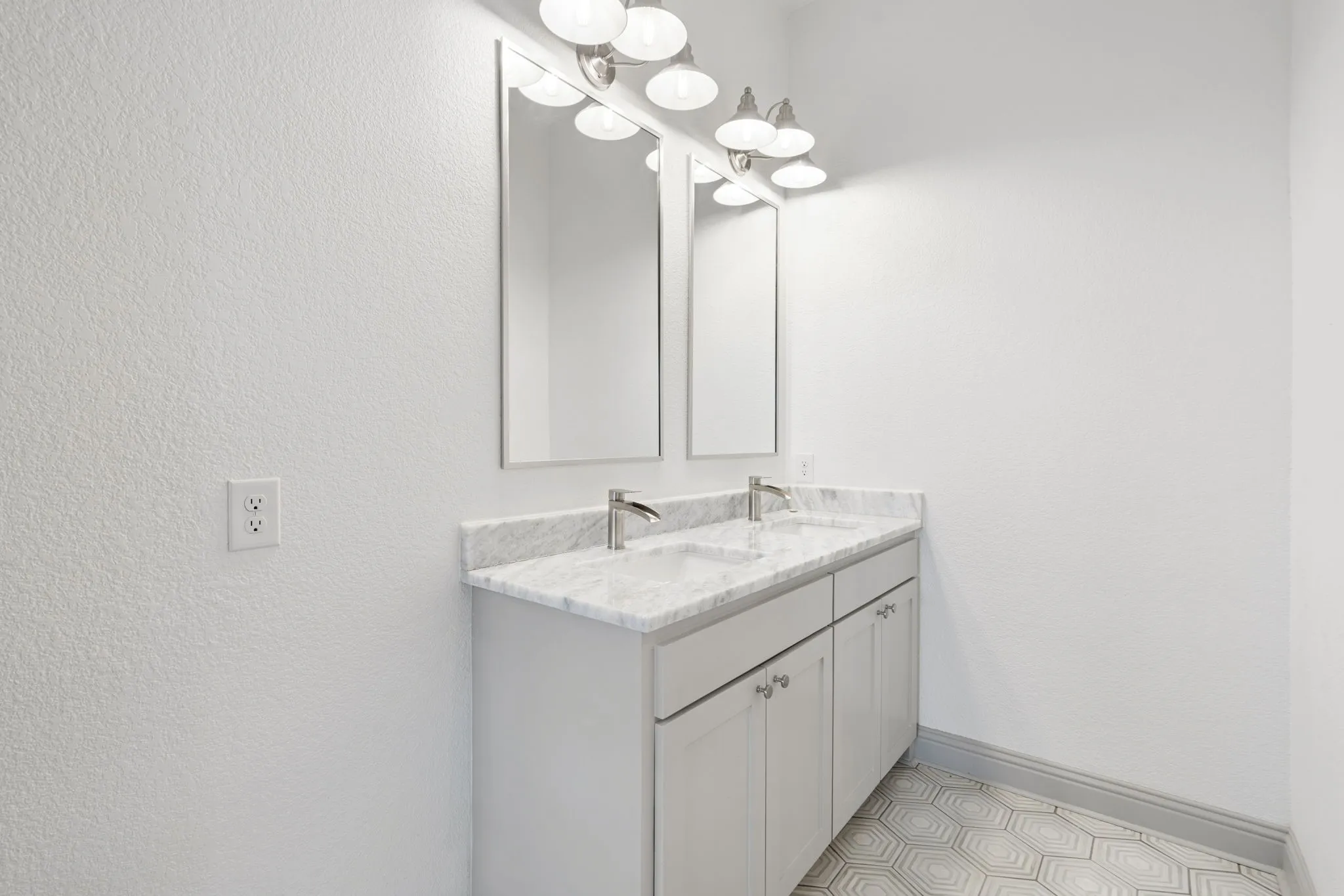 Single Family Residence For Rent in Tarrant County , 7644 Trailridge Drive, Fort Worth, Texas 76179, 4 Bedroom, 4 Bathroom, 2 Garage spaces, 2,656 Sqft, built in 2025, mls#21363126, Real Estate Agent in Fort Worth, Homes For Rent in Tarrant county, Homes For Rent in Fort Worth, Realtor in Fort Worth Texas, Real Estate Brokerage Independent Realty Texas, Luminita Cordes Realtor