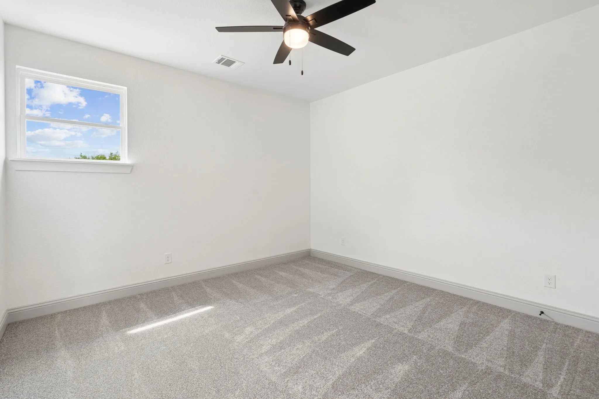 Single Family Residence For Rent in Tarrant County , 7644 Trailridge Drive, Fort Worth, Texas 76179, 4 Bedroom, 4 Bathroom, 2 Garage spaces, 2,656 Sqft, built in 2025, mls#21363126, Real Estate Agent in Fort Worth, Homes For Rent in Tarrant county, Homes For Rent in Fort Worth, Realtor in Fort Worth Texas, Real Estate Brokerage Independent Realty Texas, Luminita Cordes Realtor