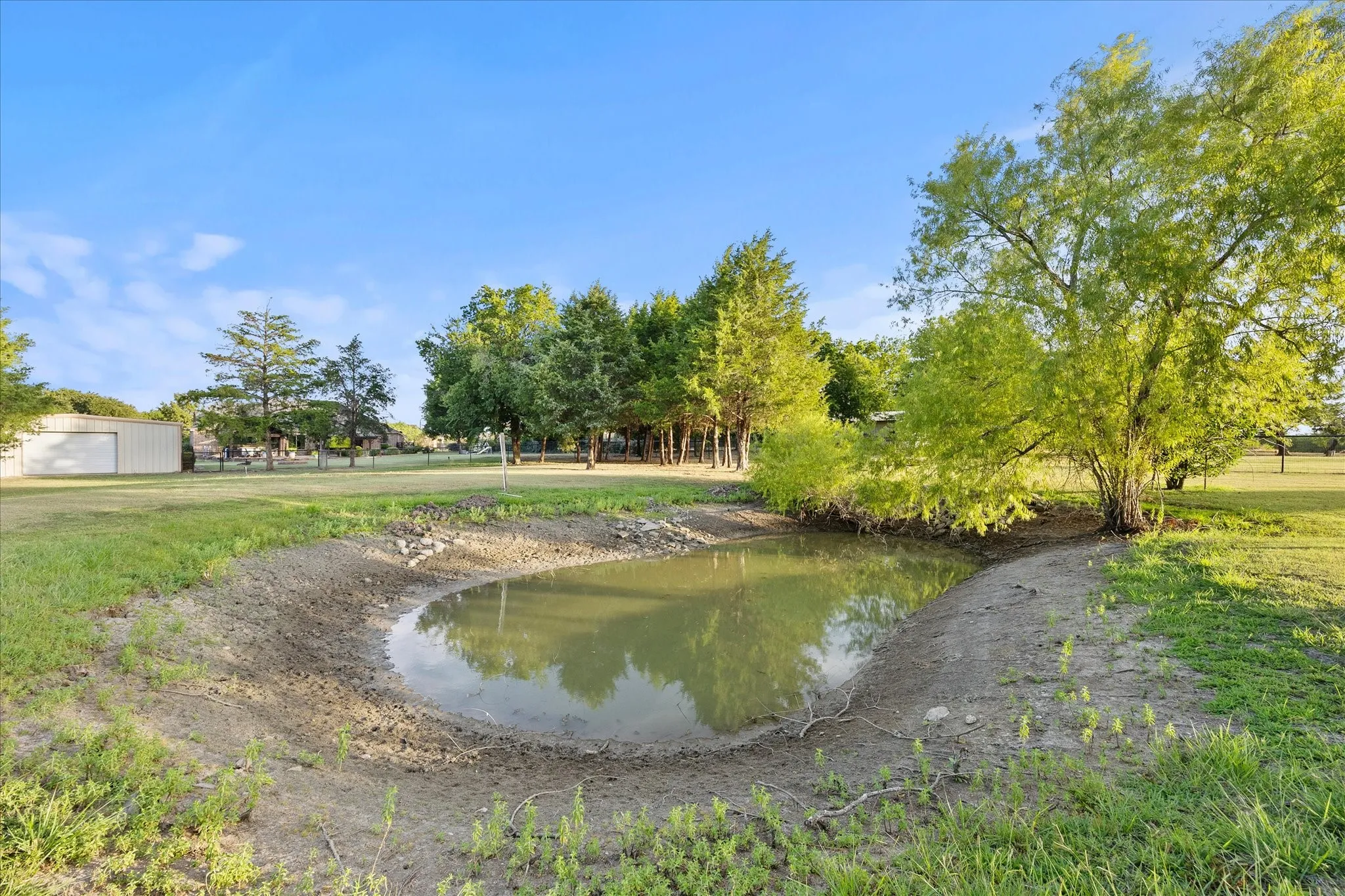 Single Family Residence For Sale in Rockwall County , 330 Cattlemans Trail, Royse City, Texas 75189, 4 Bedroom, 2 Bathroom, 3 Garage spaces, 3,127 Sqft, built in 2004, Price $924,900, mls#21364088, Real Estate Agent in Royse City, Homes For Sale in Rockwall county, Homes For Sale in Royse City, Realtor in Royse City Texas, Real Estate Brokerage Independent Realty Texas, Luminita Cordes Realtor