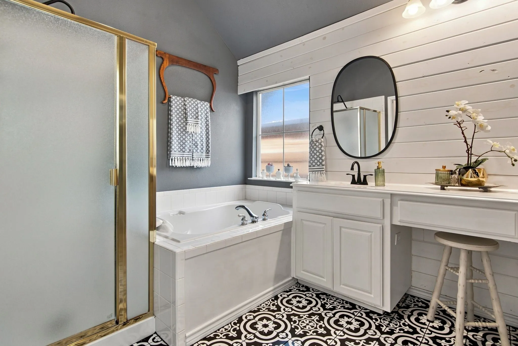 Single Family Residence For Sale in Tarrant County , 7054 Buena Vista Drive, Fort Worth, Texas 76137, 3 Bedroom, 2 Bathroom, 2 Garage spaces, 1,808 Sqft, built in 1999, mls#21365203, Real Estate Agent in Fort Worth, Homes For Sale in Tarrant county, Homes For Sale in Fort Worth, Realtor in Fort Worth Texas, Real Estate Brokerage Independent Realty Texas, Luminita Cordes Realtor
