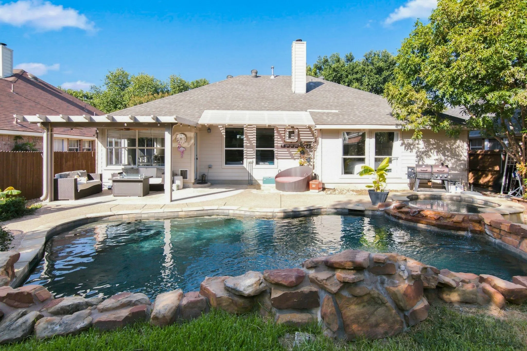 Single Family Residence For Sale in Tarrant County , 7054 Buena Vista Drive, Fort Worth, Texas 76137, 3 Bedroom, 2 Bathroom, 2 Garage spaces, 1,808 Sqft, built in 1999, mls#21365203, Real Estate Agent in Fort Worth, Homes For Sale in Tarrant county, Homes For Sale in Fort Worth, Realtor in Fort Worth Texas, Real Estate Brokerage Independent Realty Texas, Luminita Cordes Realtor