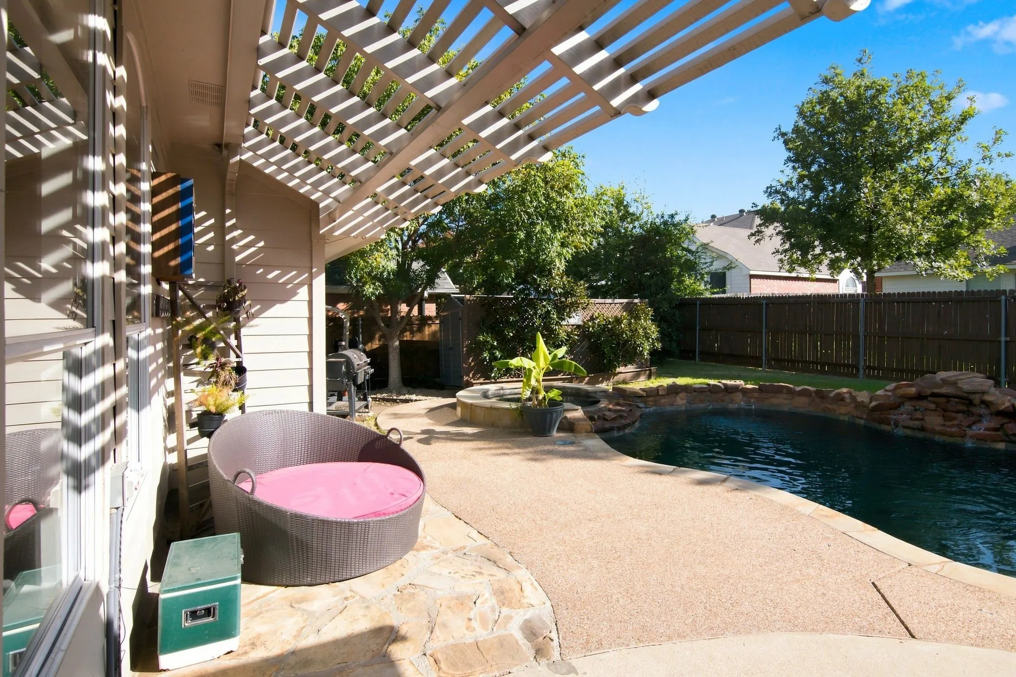 Single Family Residence For Sale in Tarrant County , 7054 Buena Vista Drive, Fort Worth, Texas 76137, 3 Bedroom, 2 Bathroom, 2 Garage spaces, 1,808 Sqft, built in 1999, mls#21365203, Real Estate Agent in Fort Worth, Homes For Sale in Tarrant county, Homes For Sale in Fort Worth, Realtor in Fort Worth Texas, Real Estate Brokerage Independent Realty Texas, Luminita Cordes Realtor