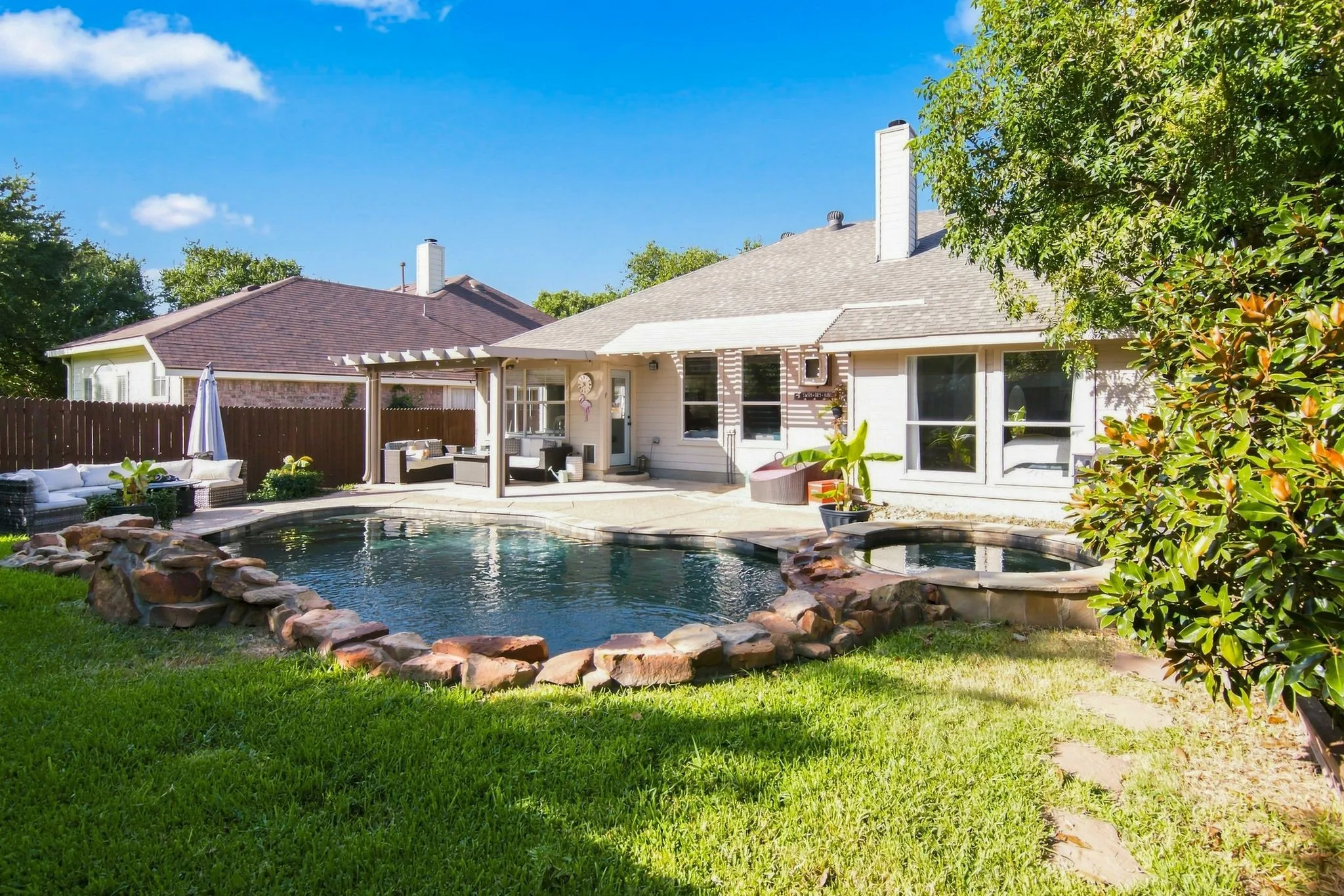 Single Family Residence For Sale in Tarrant County , 7054 Buena Vista Drive, Fort Worth, Texas 76137, 3 Bedroom, 2 Bathroom, 2 Garage spaces, 1,808 Sqft, built in 1999, mls#21365203, Real Estate Agent in Fort Worth, Homes For Sale in Tarrant county, Homes For Sale in Fort Worth, Realtor in Fort Worth Texas, Real Estate Brokerage Independent Realty Texas, Luminita Cordes Realtor