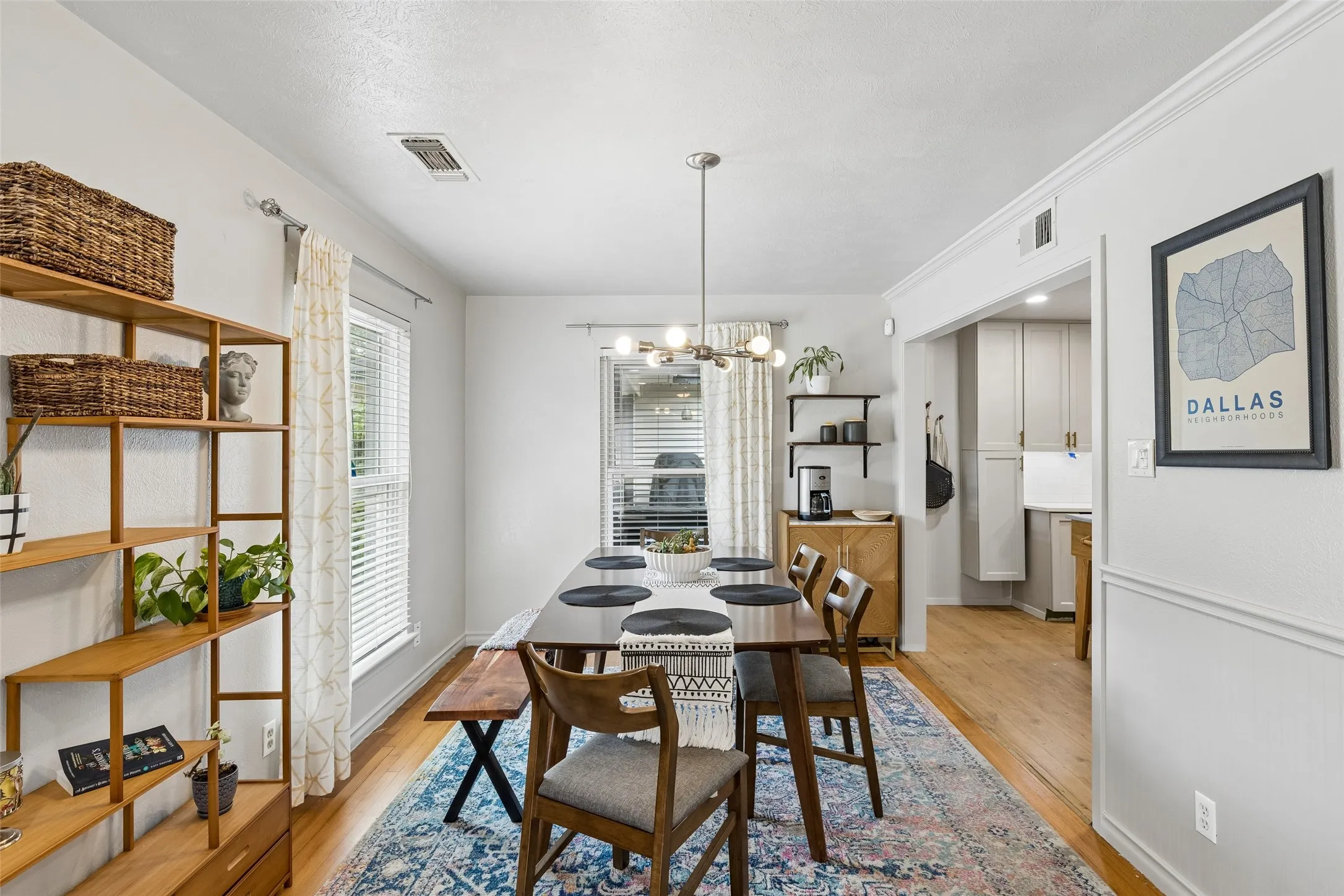 Single Family Residence For Sale in Dallas County , 2905 Highwood Drive, Dallas, Texas 75228, 3 Bedroom, 2 Bathroom, 2 Garage spaces, 1,318 Sqft, built in 1954, mls#21365254, Real Estate Agent in Dallas, Homes For Sale in Dallas county, Homes For Sale in Dallas, Realtor in Dallas Texas, Real Estate Brokerage Independent Realty Texas, Luminita Cordes Realtor