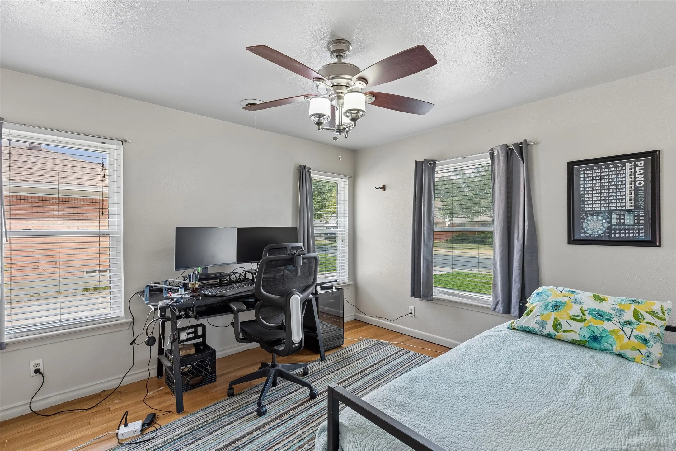 Single Family Residence For Sale in Dallas County , 2905 Highwood Drive, Dallas, Texas 75228, 3 Bedroom, 2 Bathroom, 2 Garage spaces, 1,318 Sqft, built in 1954, mls#21365254, Real Estate Agent in Dallas, Homes For Sale in Dallas county, Homes For Sale in Dallas, Realtor in Dallas Texas, Real Estate Brokerage Independent Realty Texas, Luminita Cordes Realtor