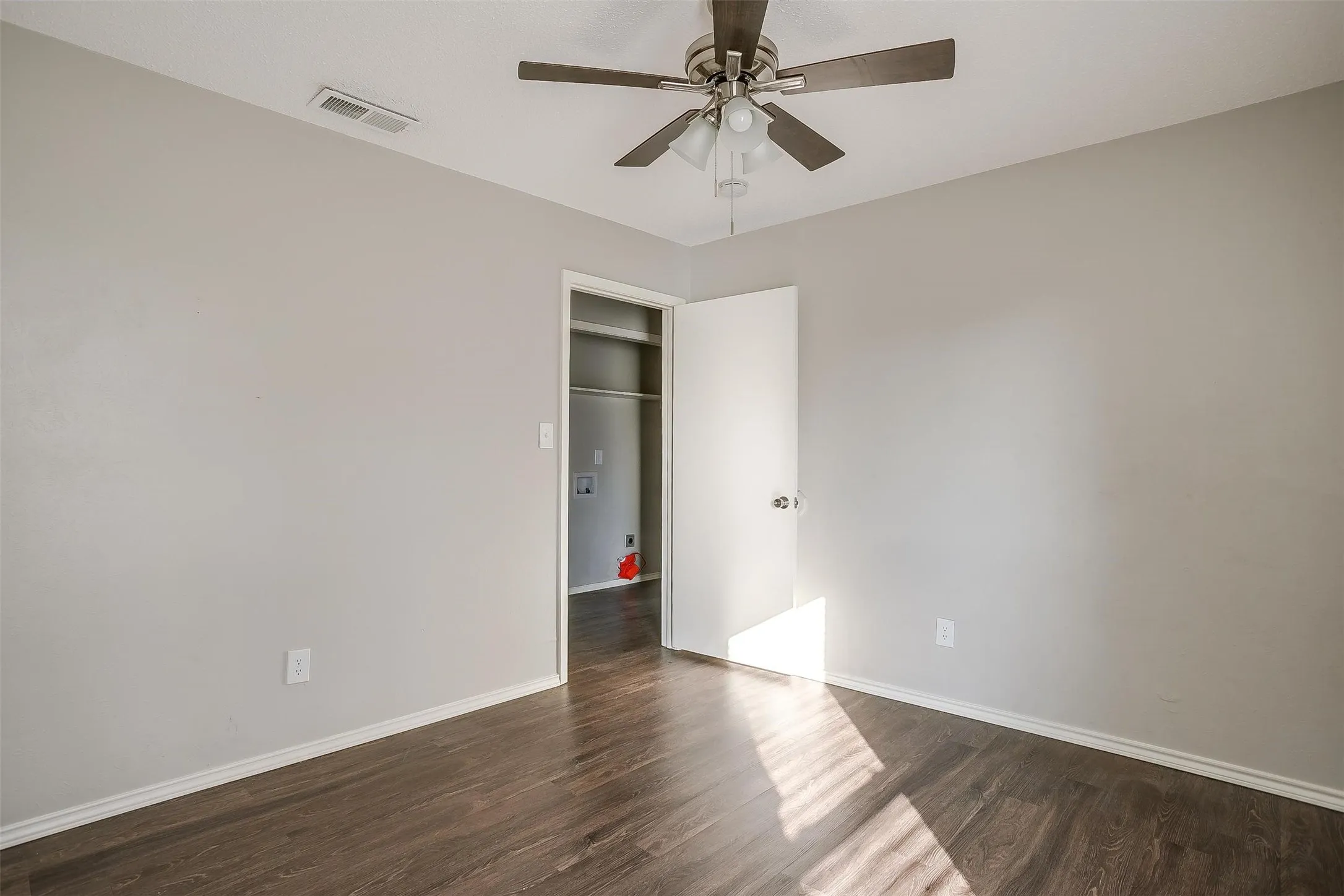 Duplex For Rent in Tarrant County , 4409 Altamesa Boulevard, Fort Worth, Texas 76133, 3 Bedroom, 2 Bathroom, Garage spaces, 1,444 Sqft, built in 1969, mls#21366348, Real Estate Agent in Fort Worth, Homes For Rent in Tarrant county, Homes For Rent in Fort Worth, Realtor in Fort Worth Texas, Real Estate Brokerage Independent Realty Texas, Luminita Cordes Realtor