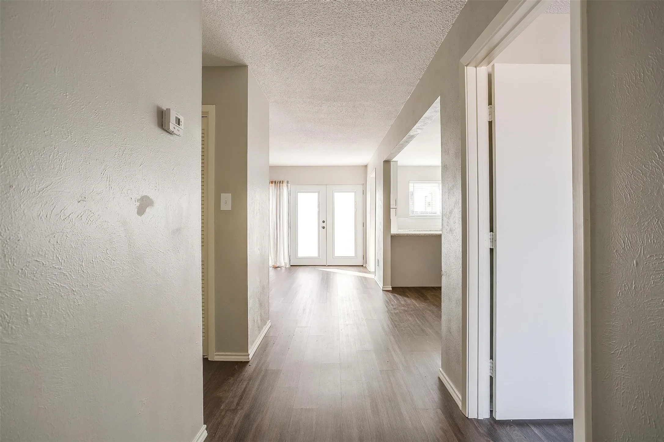 Duplex For Rent in Tarrant County , 4409 Altamesa Boulevard, Fort Worth, Texas 76133, 3 Bedroom, 2 Bathroom, Garage spaces, 1,444 Sqft, built in 1969, mls#21366348, Real Estate Agent in Fort Worth, Homes For Rent in Tarrant county, Homes For Rent in Fort Worth, Realtor in Fort Worth Texas, Real Estate Brokerage Independent Realty Texas, Luminita Cordes Realtor