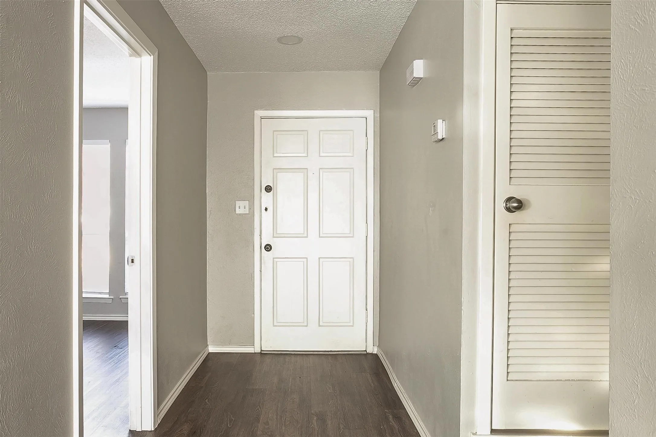 Duplex For Rent in Tarrant County , 4409 Altamesa Boulevard, Fort Worth, Texas 76133, 3 Bedroom, 2 Bathroom, Garage spaces, 1,444 Sqft, built in 1969, mls#21366348, Real Estate Agent in Fort Worth, Homes For Rent in Tarrant county, Homes For Rent in Fort Worth, Realtor in Fort Worth Texas, Real Estate Brokerage Independent Realty Texas, Luminita Cordes Realtor