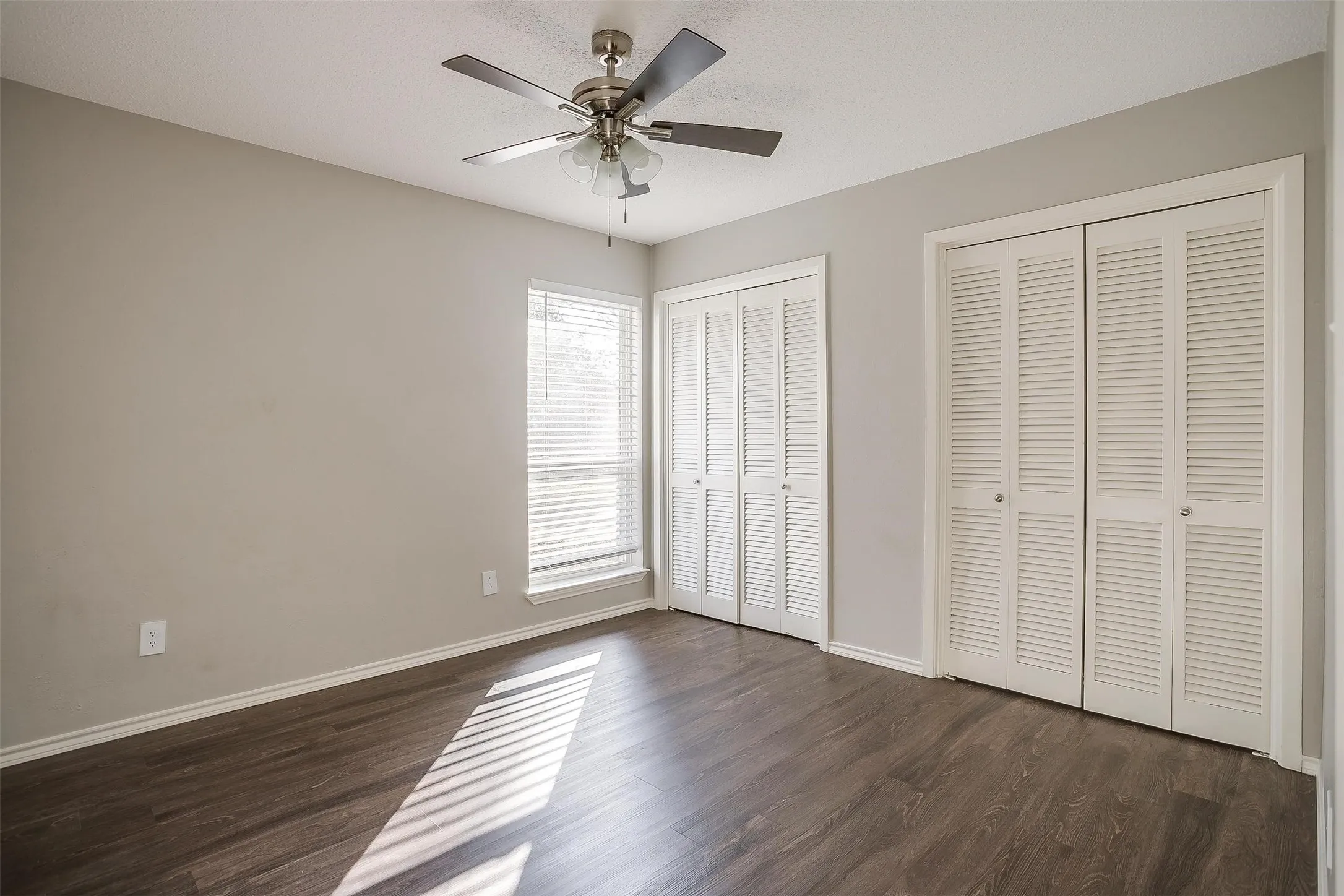 Duplex For Rent in Tarrant County , 4409 Altamesa Boulevard, Fort Worth, Texas 76133, 3 Bedroom, 2 Bathroom, Garage spaces, 1,444 Sqft, built in 1969, mls#21366348, Real Estate Agent in Fort Worth, Homes For Rent in Tarrant county, Homes For Rent in Fort Worth, Realtor in Fort Worth Texas, Real Estate Brokerage Independent Realty Texas, Luminita Cordes Realtor