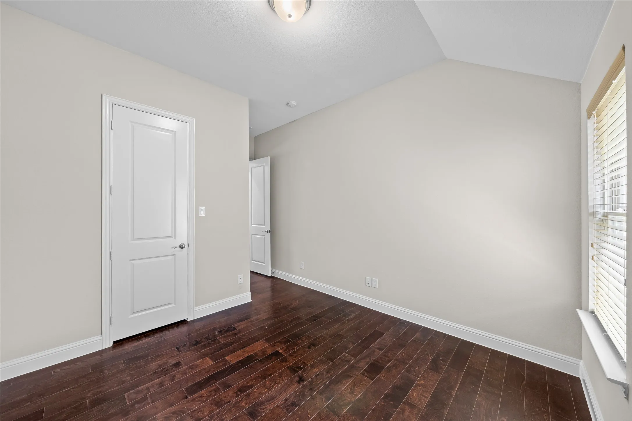 Single Family Residence For Sale in Denton County , 1916 Oakston Drive, Little Elm, Texas 75033, 4 Bedroom, 3 Bathroom, 2 Garage spaces, 3,016 Sqft, built in 2017, mls#21349123, Real Estate Agent in Little Elm, Homes For Sale in Denton county, Homes For Sale in Little Elm, Realtor in Little Elm Texas, Real Estate Brokerage Independent Realty Texas, Luminita Cordes Realtor
