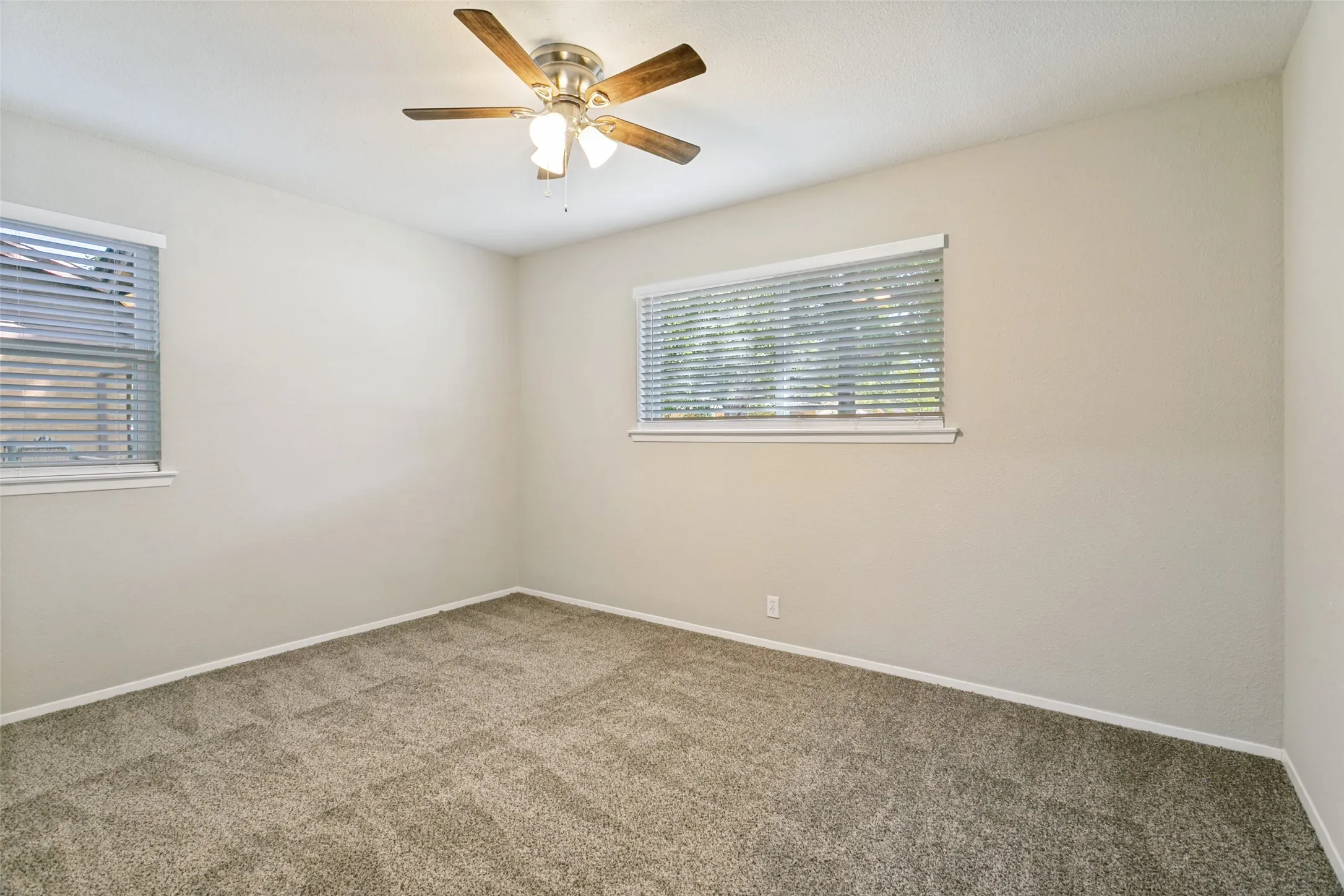 Single Family Residence For Sale in Johnson County , 240 Collins Drive, Burleson, Texas 76028, 3 Bedroom, 2 Bathroom, 2 Garage spaces, 1,536 Sqft, built in 1966, mls#21366399, Real Estate Agent in Burleson, Homes For Sale in Johnson county, Homes For Sale in Burleson, Realtor in Burleson Texas, Real Estate Brokerage Independent Realty Texas, Luminita Cordes Realtor