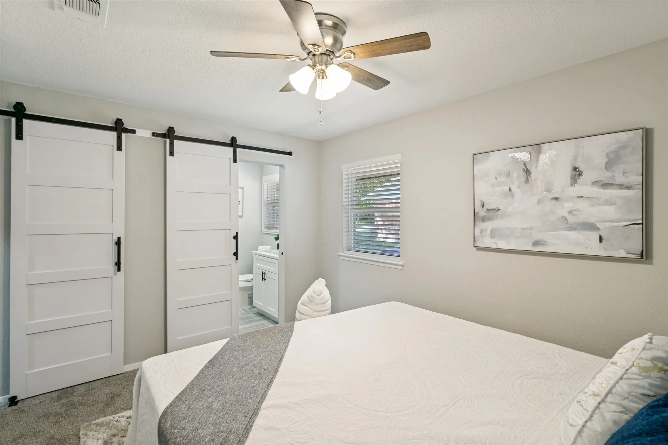 Single Family Residence For Sale in Johnson County , 240 Collins Drive, Burleson, Texas 76028, 3 Bedroom, 2 Bathroom, 2 Garage spaces, 1,536 Sqft, built in 1966, mls#21366399, Real Estate Agent in Burleson, Homes For Sale in Johnson county, Homes For Sale in Burleson, Realtor in Burleson Texas, Real Estate Brokerage Independent Realty Texas, Luminita Cordes Realtor