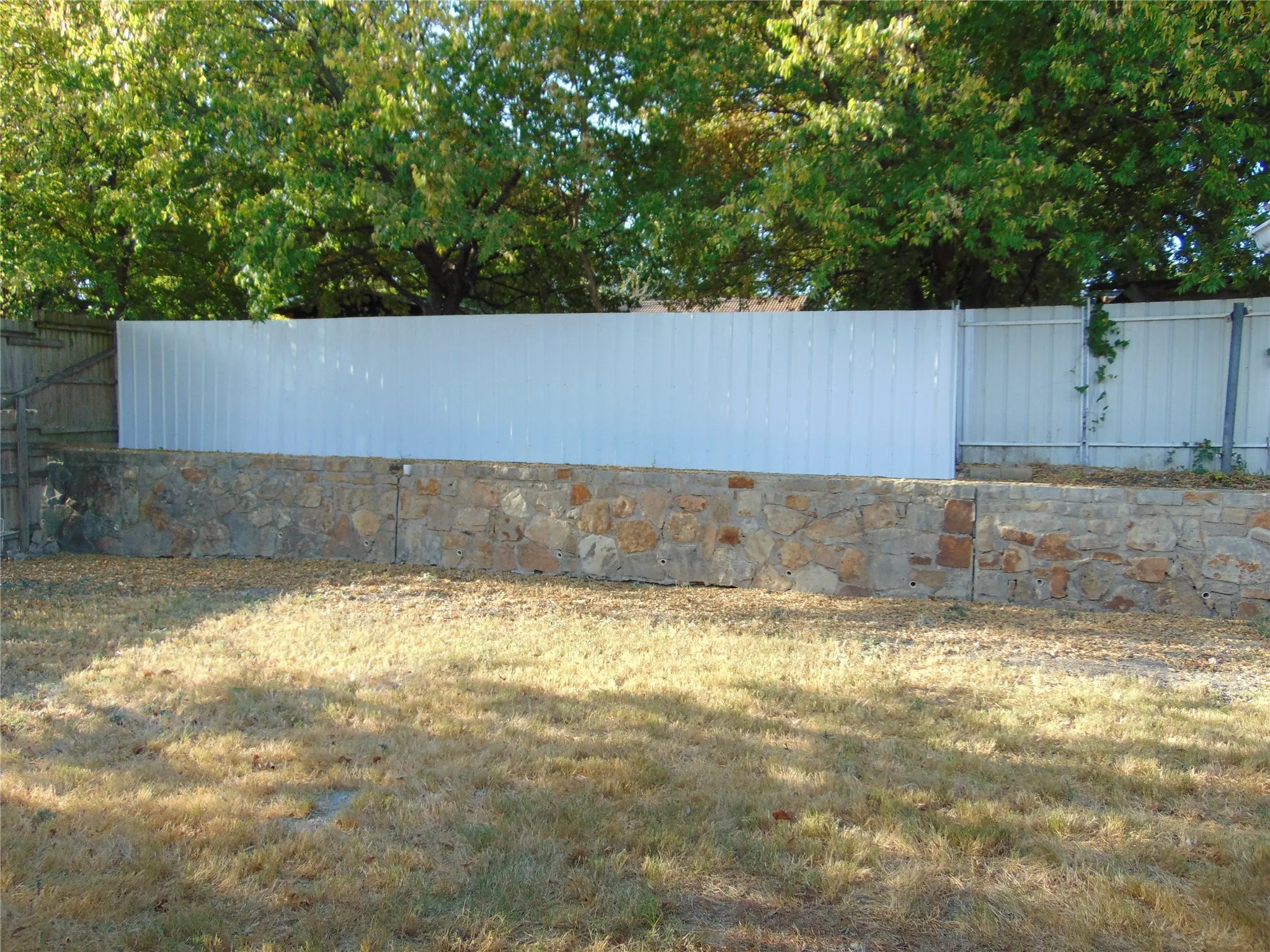 Single Family Residence For Sale in Dallas County , 206 Mazatlan Avenue, Dallas, Texas 75232, 3 Bedroom, 2 Bathroom, 1 Garage spaces, 1,324 Sqft, built in 2006, mls#21346778, Real Estate Agent in Dallas, Homes For Sale in Dallas county, Homes For Sale in Dallas, Realtor in Dallas Texas, Real Estate Brokerage Independent Realty Texas, Luminita Cordes Realtor