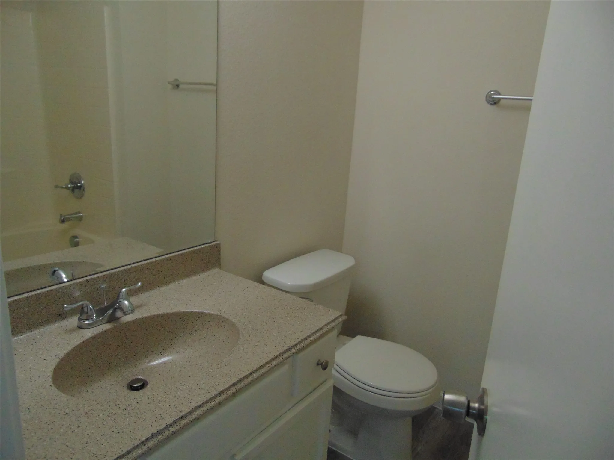 Single Family Residence For Sale in Dallas County , 206 Mazatlan Avenue, Dallas, Texas 75232, 3 Bedroom, 2 Bathroom, 1 Garage spaces, 1,324 Sqft, built in 2006, mls#21346778, Real Estate Agent in Dallas, Homes For Sale in Dallas county, Homes For Sale in Dallas, Realtor in Dallas Texas, Real Estate Brokerage Independent Realty Texas, Luminita Cordes Realtor