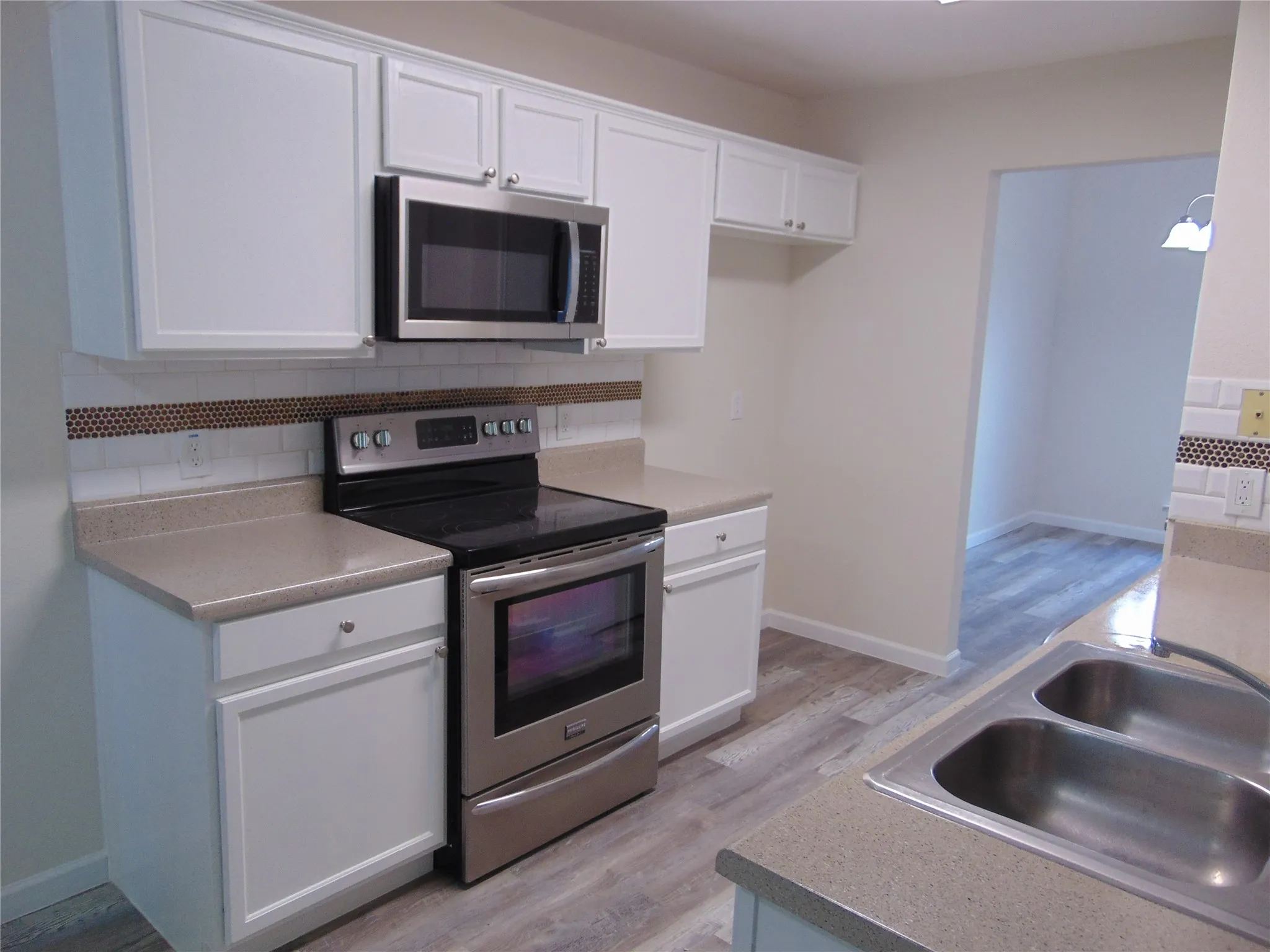 Single Family Residence For Sale in Dallas County , 206 Mazatlan Avenue, Dallas, Texas 75232, 3 Bedroom, 2 Bathroom, 1 Garage spaces, 1,324 Sqft, built in 2006, mls#21346778, Real Estate Agent in Dallas, Homes For Sale in Dallas county, Homes For Sale in Dallas, Realtor in Dallas Texas, Real Estate Brokerage Independent Realty Texas, Luminita Cordes Realtor