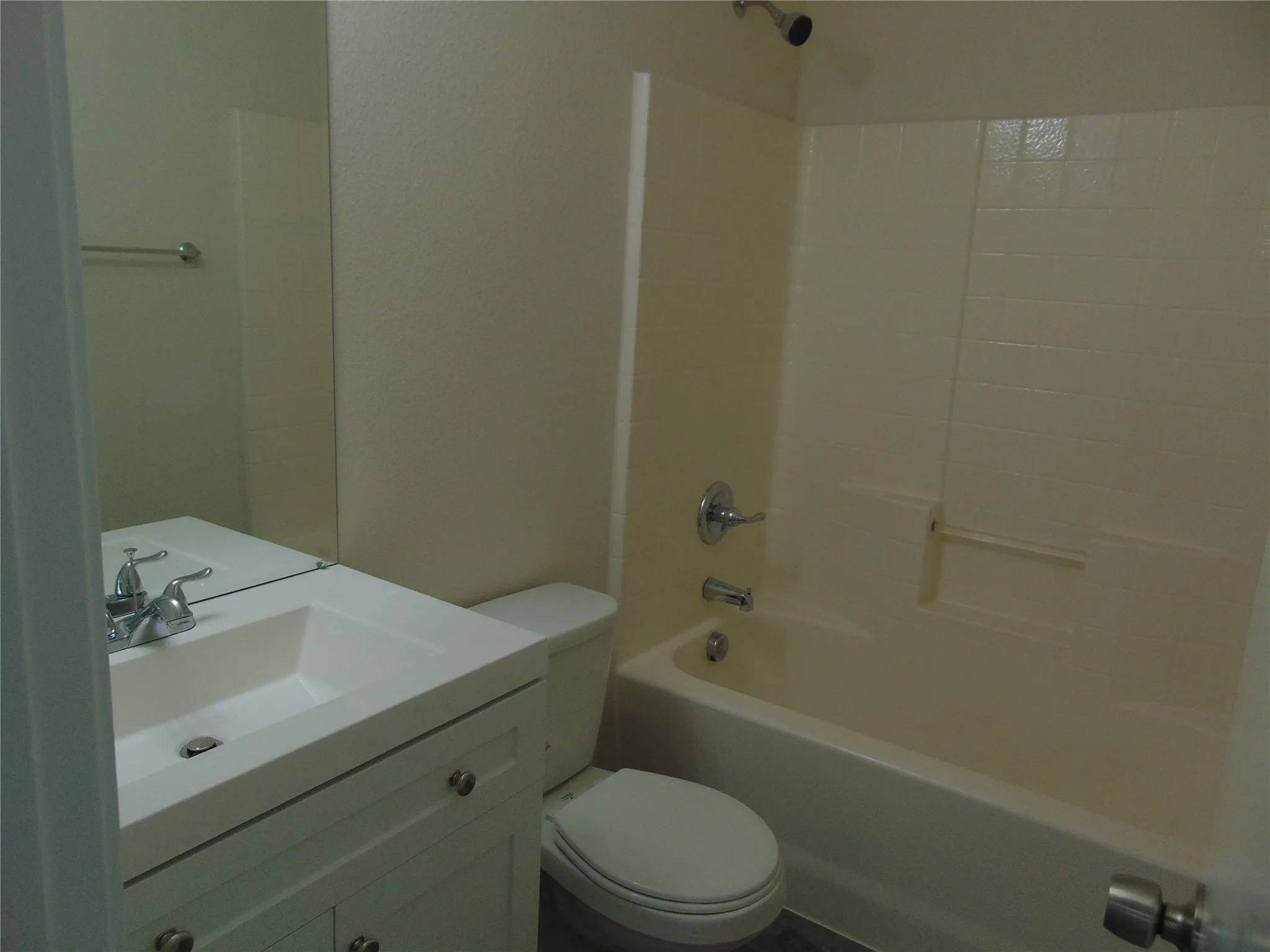 Single Family Residence For Sale in Dallas County , 206 Mazatlan Avenue, Dallas, Texas 75232, 3 Bedroom, 2 Bathroom, 1 Garage spaces, 1,324 Sqft, built in 2006, mls#21346778, Real Estate Agent in Dallas, Homes For Sale in Dallas county, Homes For Sale in Dallas, Realtor in Dallas Texas, Real Estate Brokerage Independent Realty Texas, Luminita Cordes Realtor