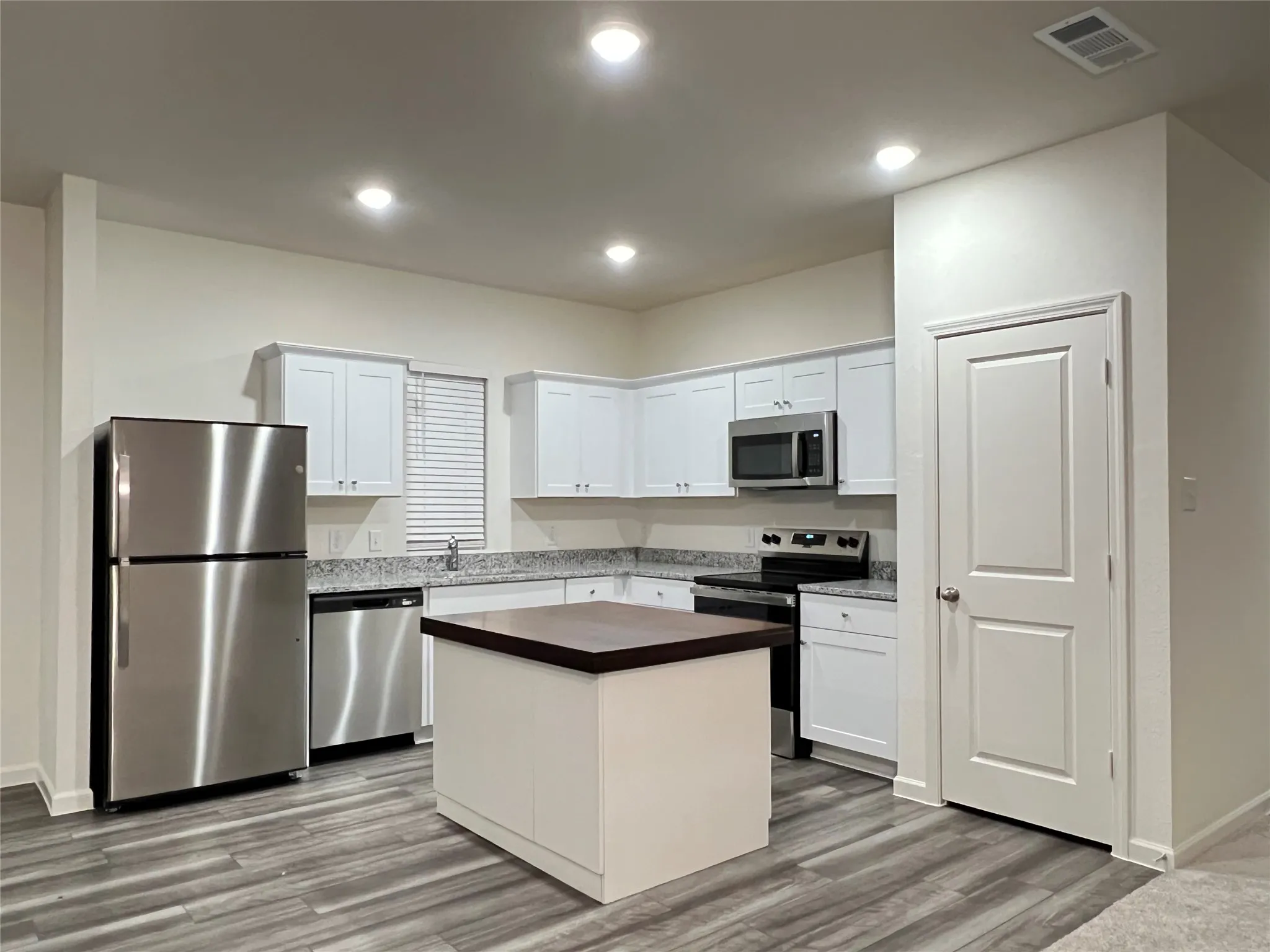 Single Family Residence For Rent in Collin County , 902 Lexington Lane, Josephine, Texas 75173, 3 Bedroom, 2 Bathroom, 2 Garage spaces, 1,636 Sqft, built in 2024, mls#21366302, Real Estate Agent in Josephine, Homes For Rent in Collin county, Homes For Rent in Josephine, Realtor in Josephine Texas, Real Estate Brokerage Independent Realty Texas, Luminita Cordes Realtor