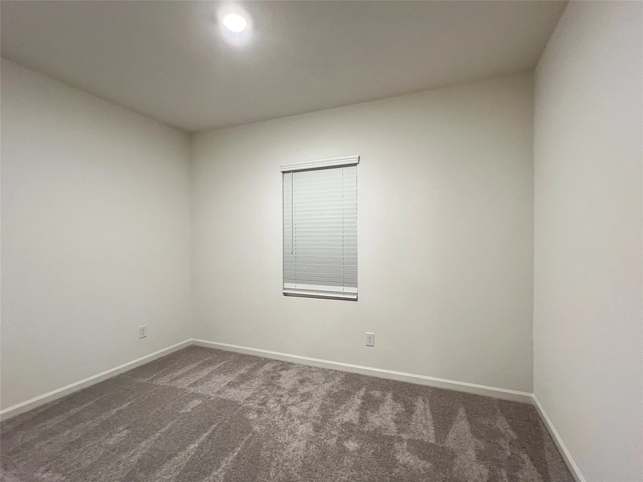 2ng bedroom