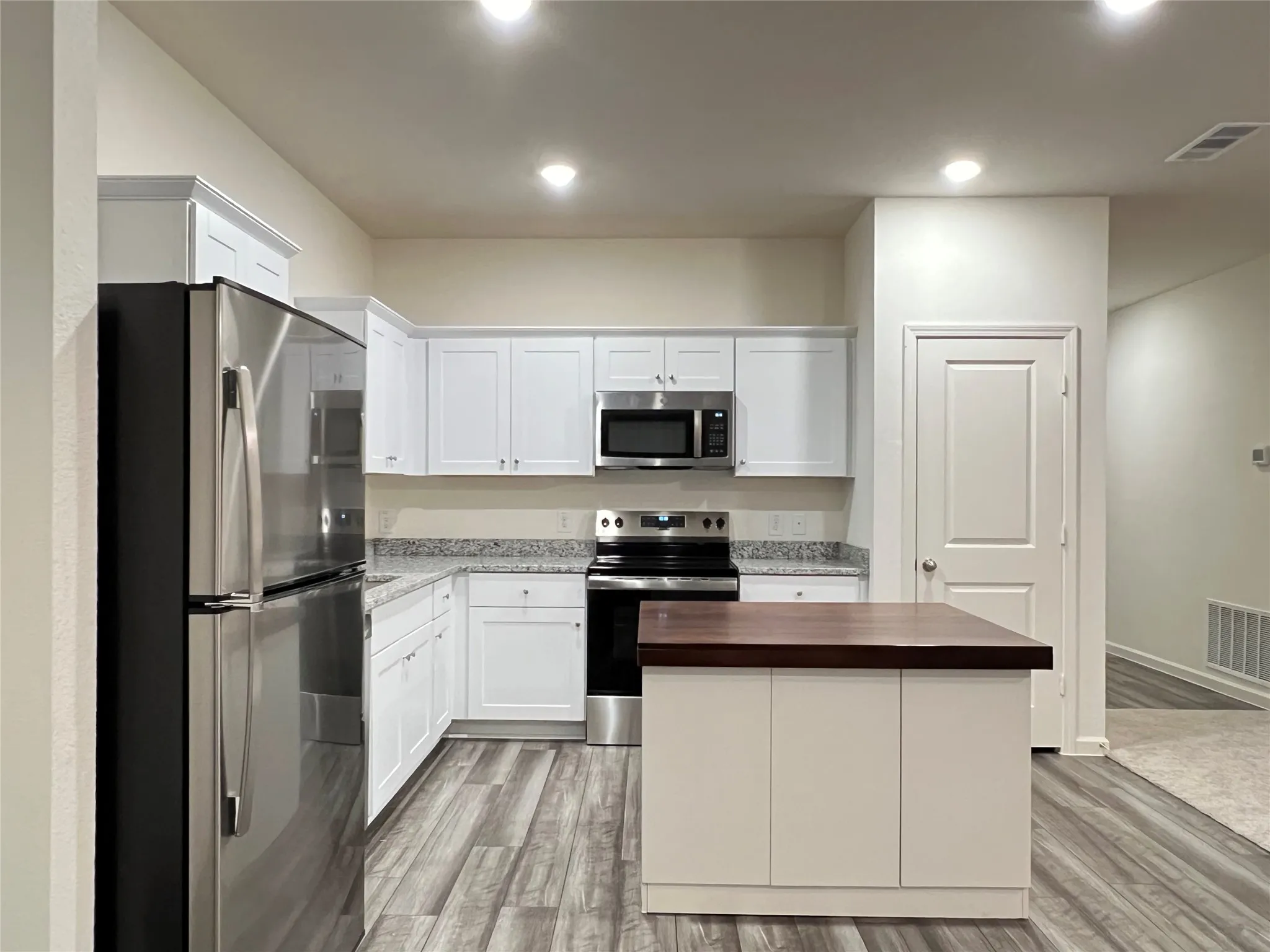 Single Family Residence For Rent in Collin County , 902 Lexington Lane, Josephine, Texas 75173, 3 Bedroom, 2 Bathroom, 2 Garage spaces, 1,636 Sqft, built in 2024, mls#21366302, Real Estate Agent in Josephine, Homes For Rent in Collin county, Homes For Rent in Josephine, Realtor in Josephine Texas, Real Estate Brokerage Independent Realty Texas, Luminita Cordes Realtor