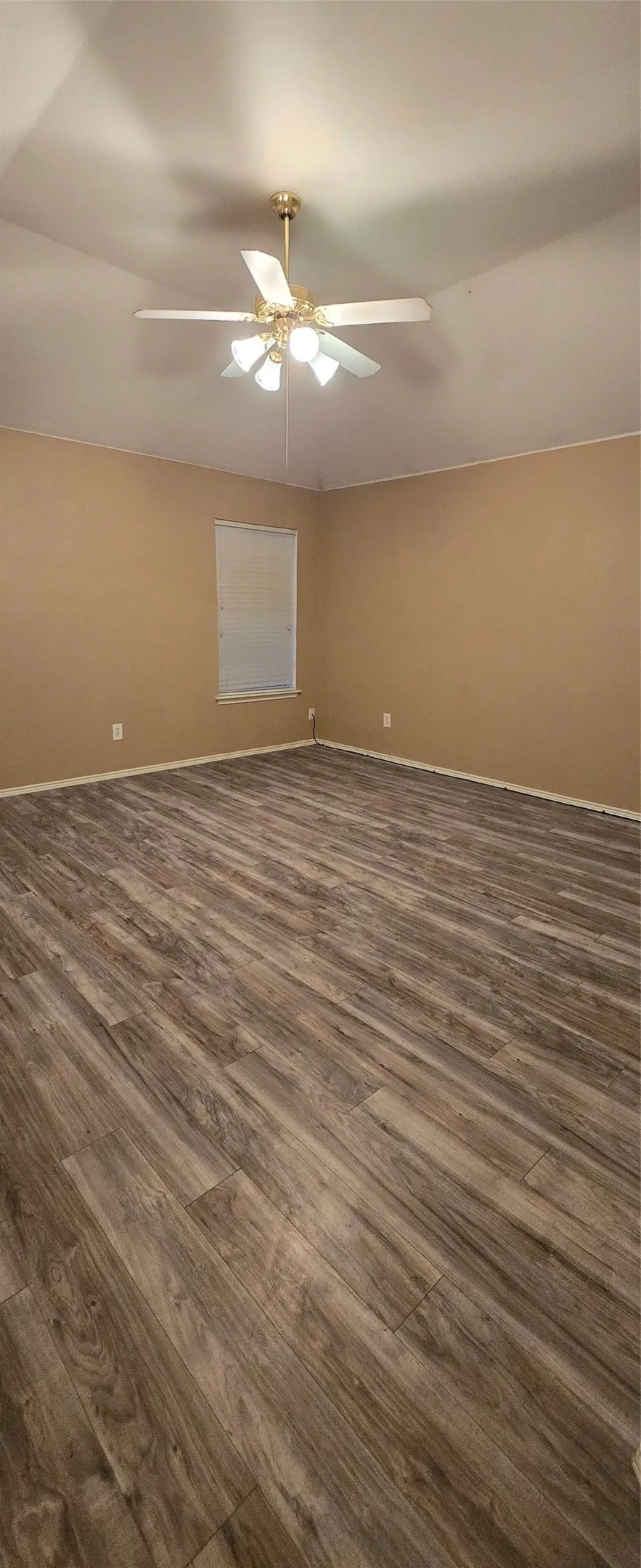 Single Family Residence For Rent in Dallas County , 1912 Chapman Drive, Lancaster, Texas 75134, 4 Bedroom, 2 Bathroom, 2 Garage spaces, 1,940 Sqft, built in 2000, mls#21366404, Real Estate Agent in Lancaster, Homes For Rent in Dallas county, Homes For Rent in Lancaster, Realtor in Lancaster Texas, Real Estate Brokerage Independent Realty Texas, Luminita Cordes Realtor