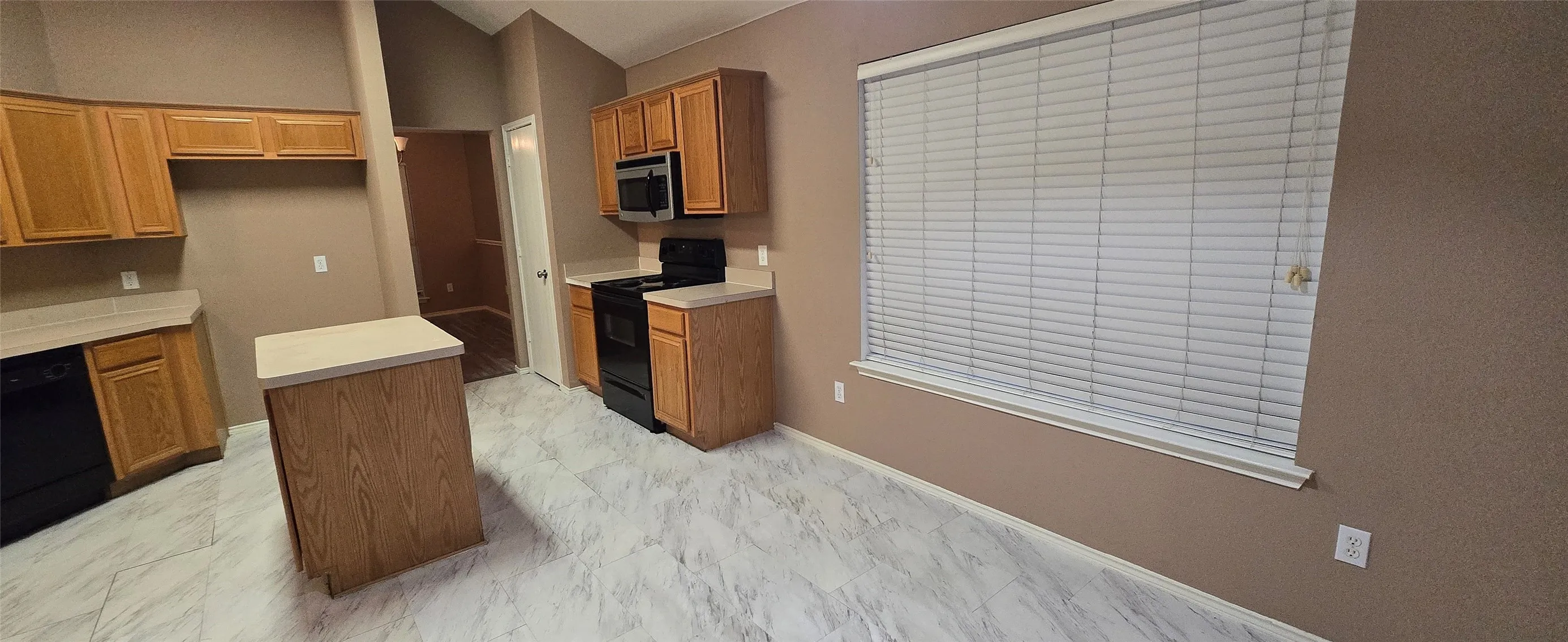 Single Family Residence For Rent in Dallas County , 1912 Chapman Drive, Lancaster, Texas 75134, 4 Bedroom, 2 Bathroom, 2 Garage spaces, 1,940 Sqft, built in 2000, mls#21366404, Real Estate Agent in Lancaster, Homes For Rent in Dallas county, Homes For Rent in Lancaster, Realtor in Lancaster Texas, Real Estate Brokerage Independent Realty Texas, Luminita Cordes Realtor