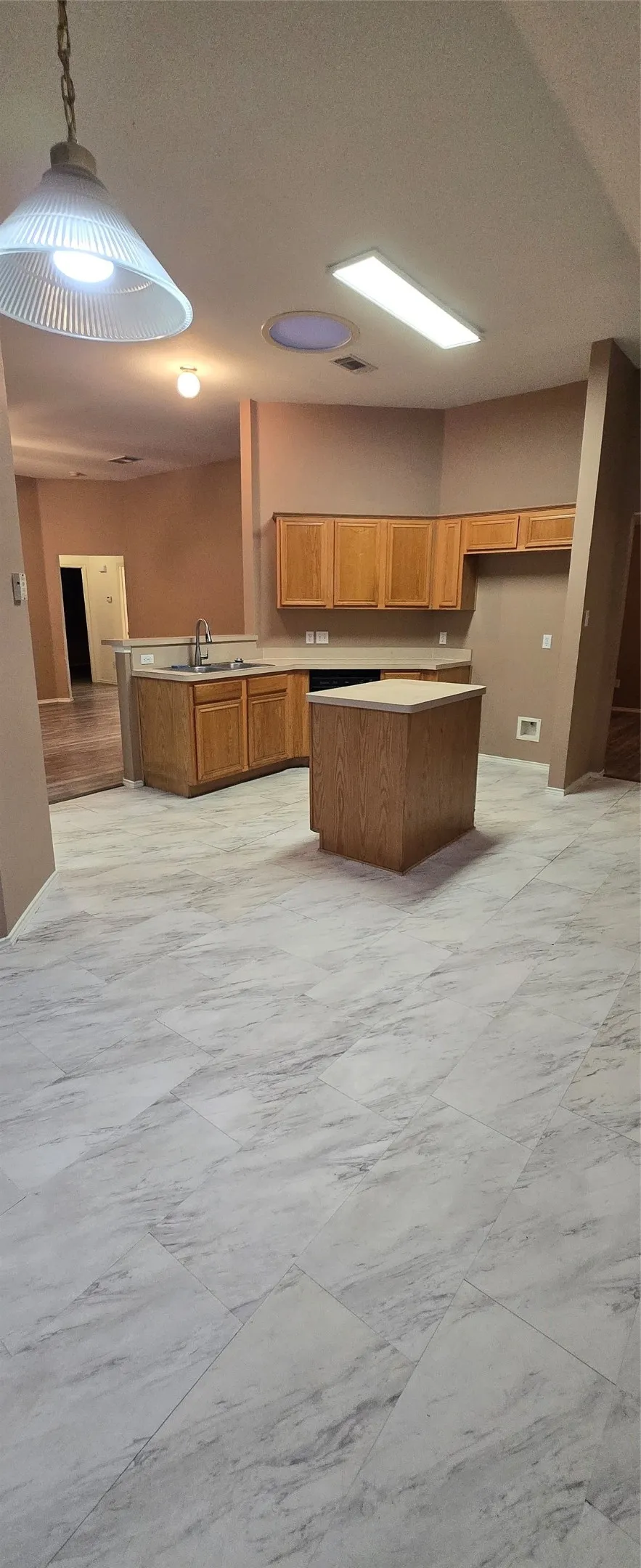Single Family Residence For Rent in Dallas County , 1912 Chapman Drive, Lancaster, Texas 75134, 4 Bedroom, 2 Bathroom, 2 Garage spaces, 1,940 Sqft, built in 2000, mls#21366404, Real Estate Agent in Lancaster, Homes For Rent in Dallas county, Homes For Rent in Lancaster, Realtor in Lancaster Texas, Real Estate Brokerage Independent Realty Texas, Luminita Cordes Realtor