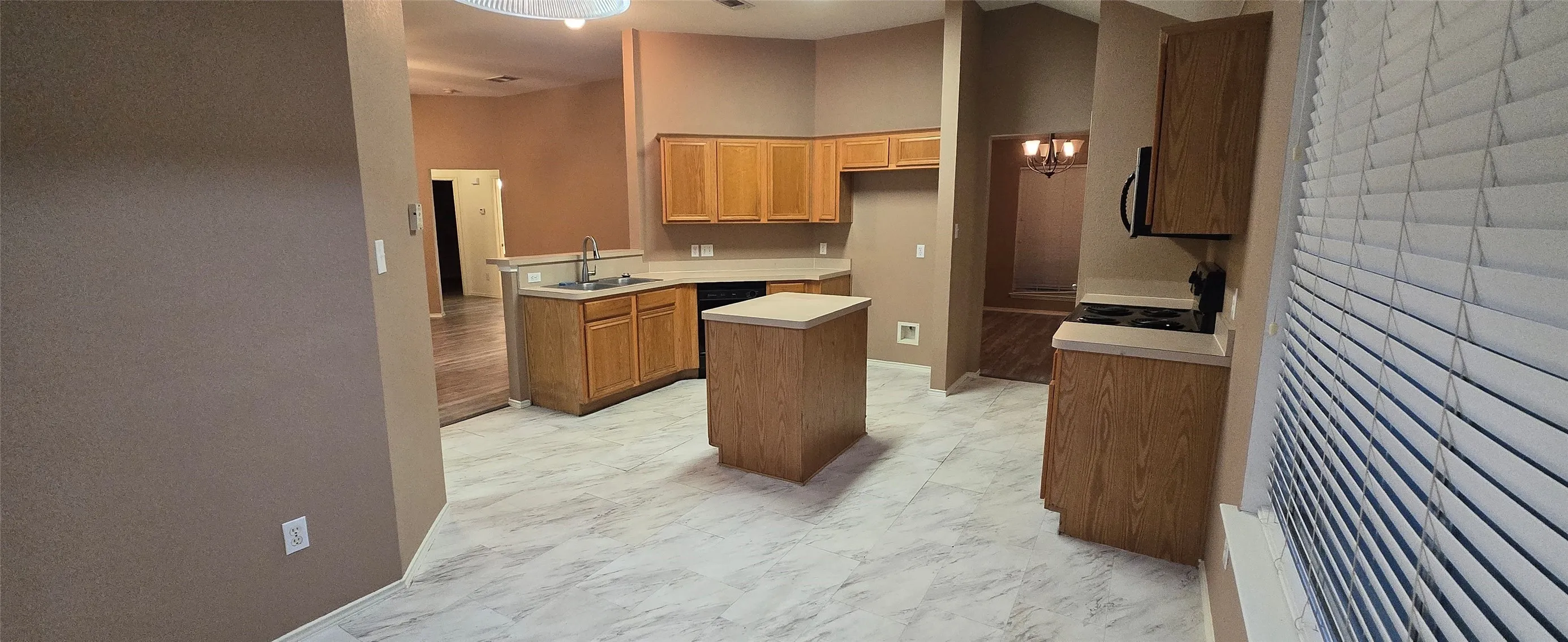 Single Family Residence For Rent in Dallas County , 1912 Chapman Drive, Lancaster, Texas 75134, 4 Bedroom, 2 Bathroom, 2 Garage spaces, 1,940 Sqft, built in 2000, mls#21366404, Real Estate Agent in Lancaster, Homes For Rent in Dallas county, Homes For Rent in Lancaster, Realtor in Lancaster Texas, Real Estate Brokerage Independent Realty Texas, Luminita Cordes Realtor