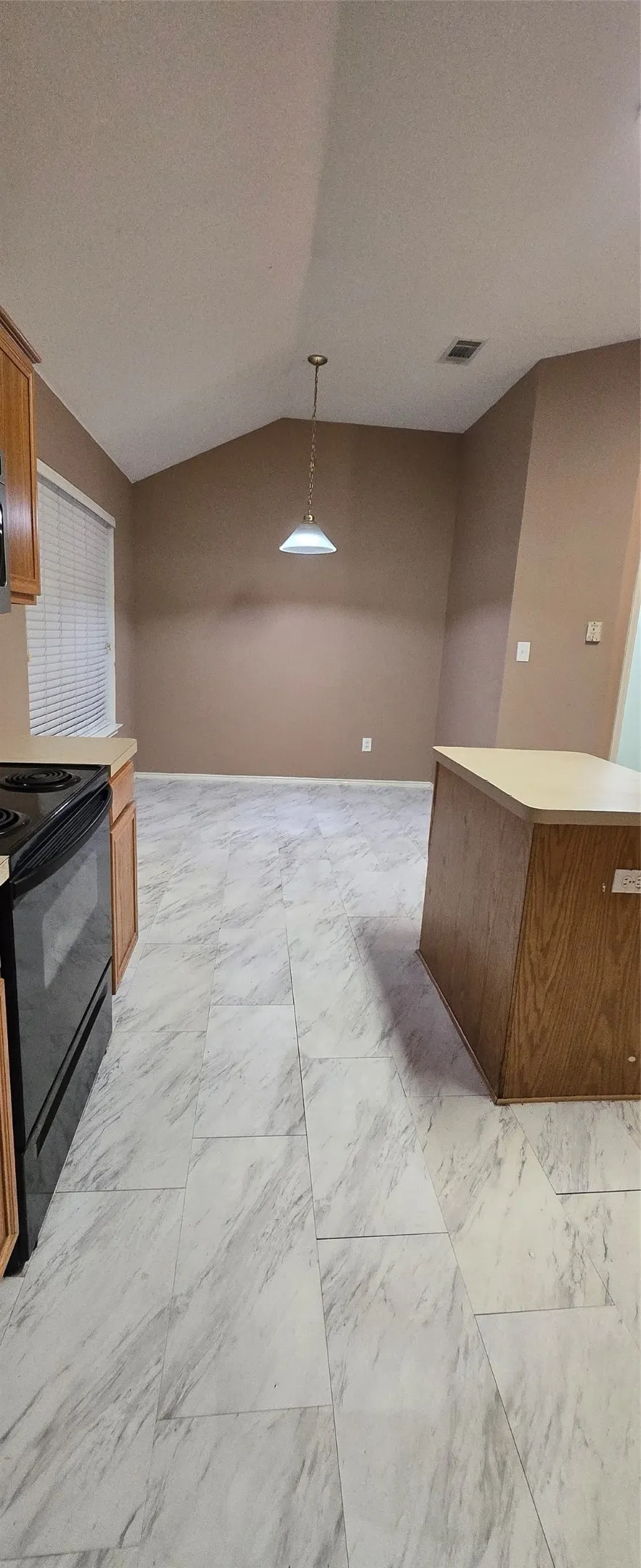 Single Family Residence For Rent in Dallas County , 1912 Chapman Drive, Lancaster, Texas 75134, 4 Bedroom, 2 Bathroom, 2 Garage spaces, 1,940 Sqft, built in 2000, mls#21366404, Real Estate Agent in Lancaster, Homes For Rent in Dallas county, Homes For Rent in Lancaster, Realtor in Lancaster Texas, Real Estate Brokerage Independent Realty Texas, Luminita Cordes Realtor