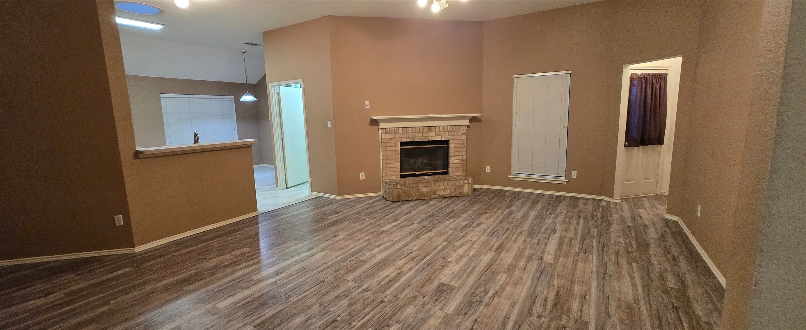 Single Family Residence For Rent in Dallas County , 1912 Chapman Drive, Lancaster, Texas 75134, 4 Bedroom, 2 Bathroom, 2 Garage spaces, 1,940 Sqft, built in 2000, mls#21366404, Real Estate Agent in Lancaster, Homes For Rent in Dallas county, Homes For Rent in Lancaster, Realtor in Lancaster Texas, Real Estate Brokerage Independent Realty Texas, Luminita Cordes Realtor