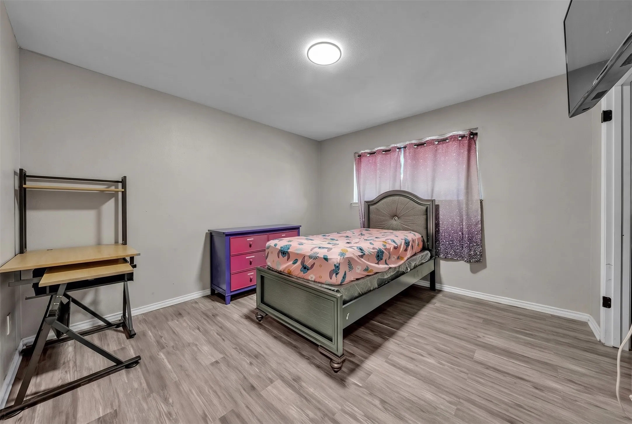 Single Family Residence For Sale in Tarrant County , 3813 Lynbrook Lane, Arlington, Texas 76015, 3 Bedroom, 2 Bathroom, 2 Garage spaces, 1,708 Sqft, built in 1979, mls#21349935, Real Estate Agent in Arlington, Homes For Sale in Tarrant county, Homes For Sale in Arlington, Realtor in Arlington Texas, Real Estate Brokerage Independent Realty Texas, Luminita Cordes Realtor