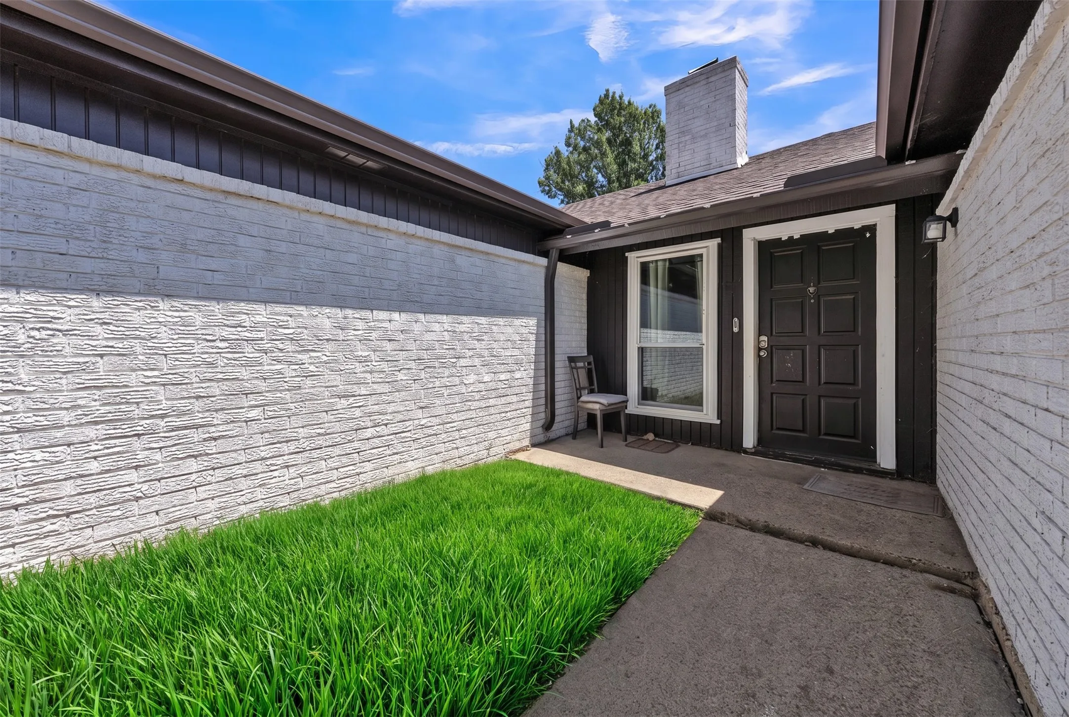 Single Family Residence For Sale in Tarrant County , 3813 Lynbrook Lane, Arlington, Texas 76015, 3 Bedroom, 2 Bathroom, 2 Garage spaces, 1,708 Sqft, built in 1979, mls#21349935, Real Estate Agent in Arlington, Homes For Sale in Tarrant county, Homes For Sale in Arlington, Realtor in Arlington Texas, Real Estate Brokerage Independent Realty Texas, Luminita Cordes Realtor